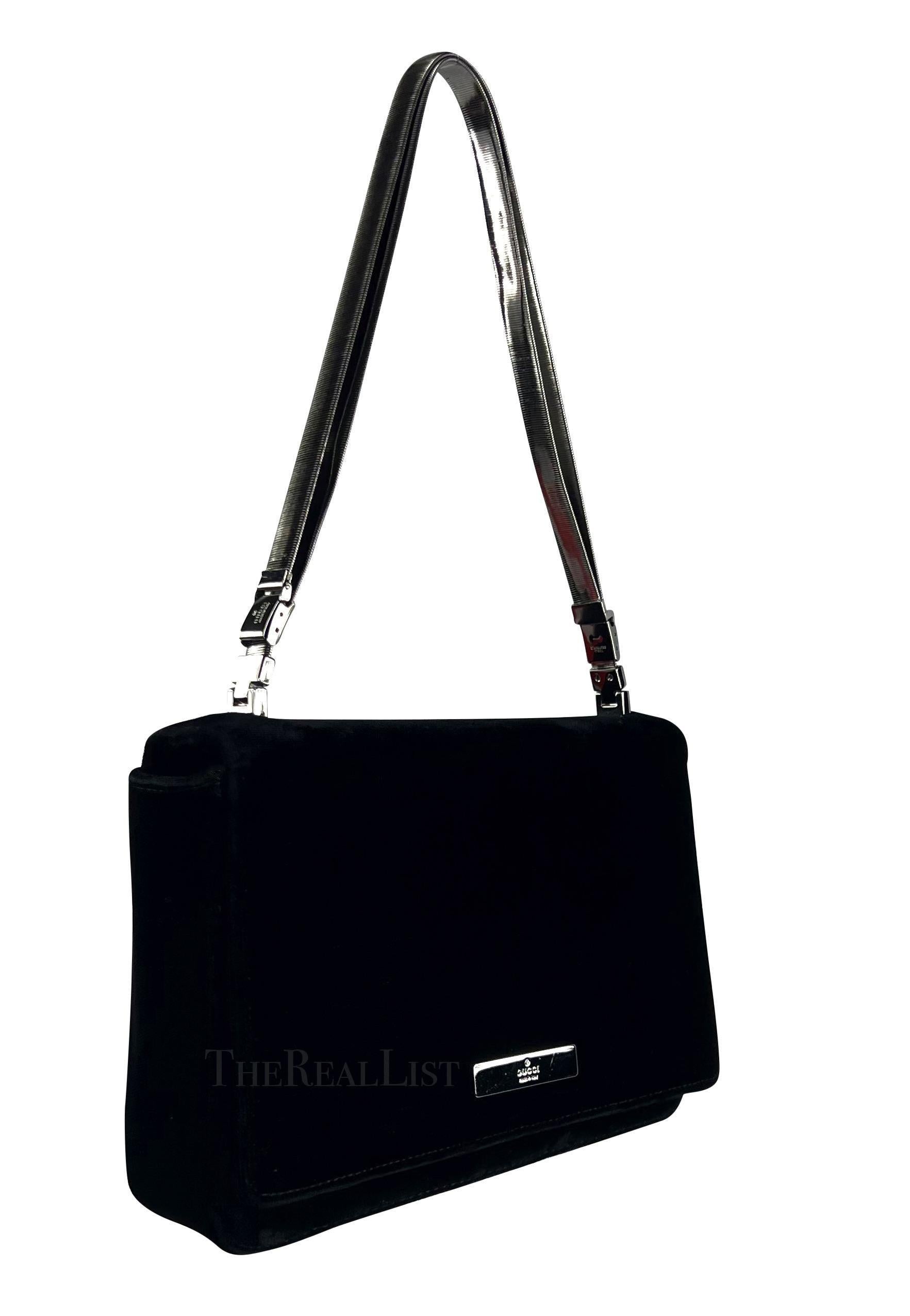 Mini borsa a tracolla Gucci by Tom Ford, fine anni '90, in velluto nero e catena d'argento. in vendita 1