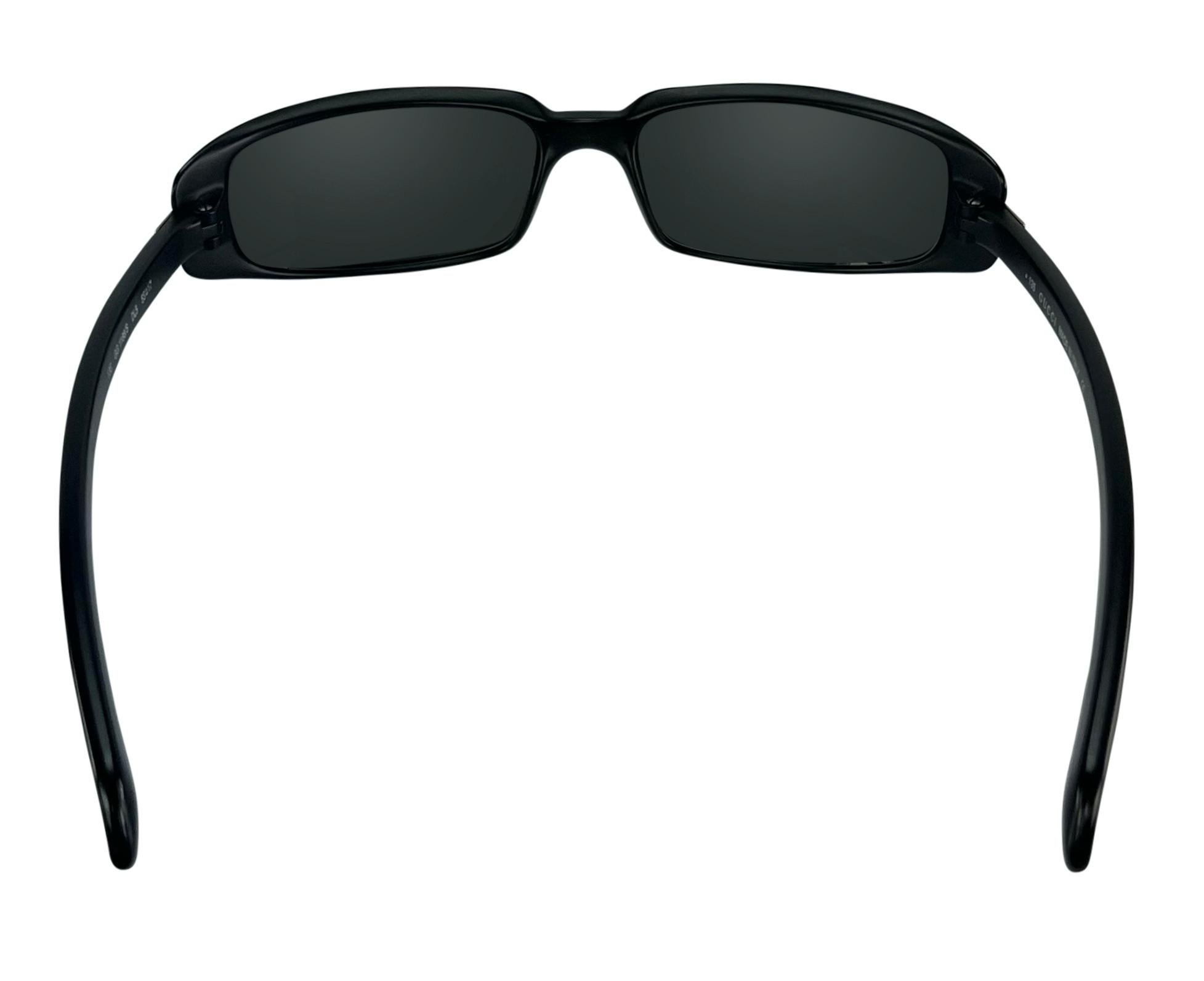 Late 1990s Gucci by Tom Ford Matte Black Silver Logo Plaque Thin Sunglasses 1