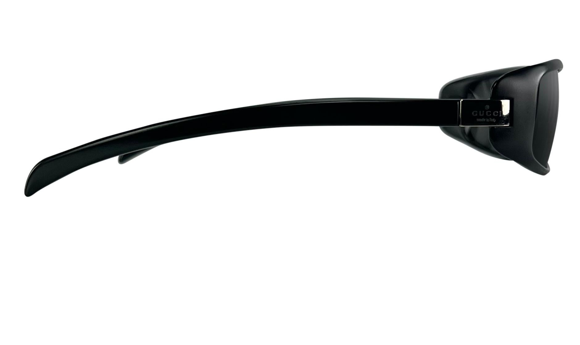 Late 1990s Gucci by Tom Ford Matte Black Silver Logo Plaque Thin Sunglasses 2