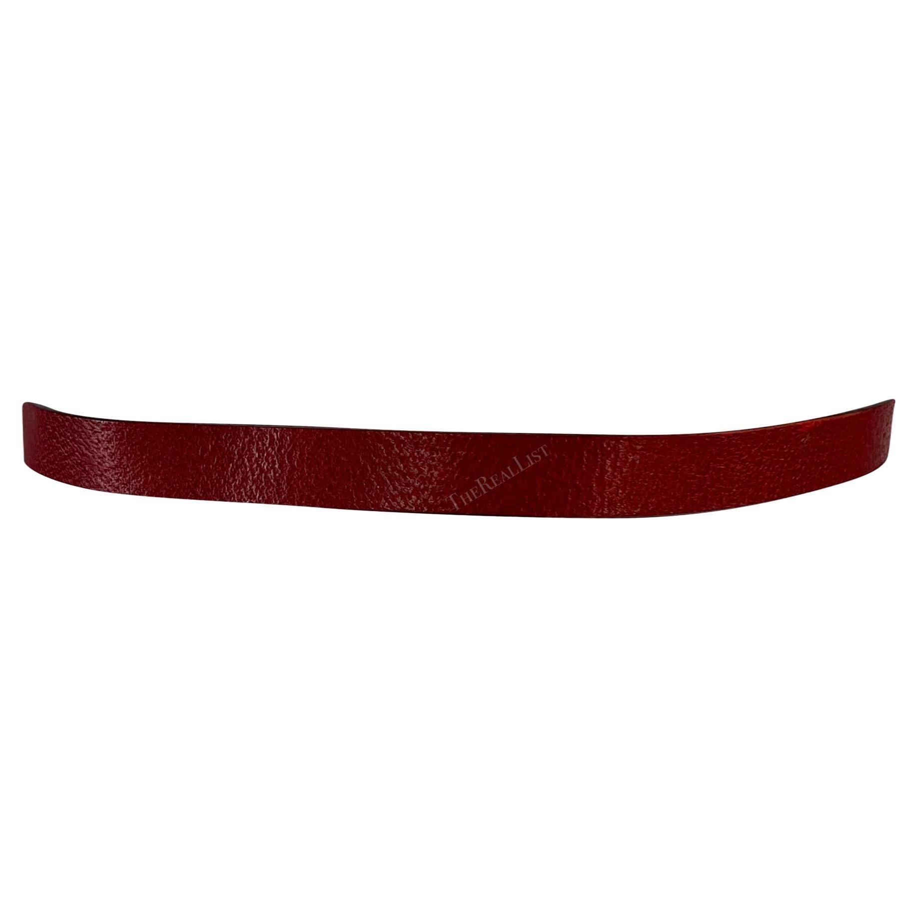 S/S 1998 Gucci by Tom Ford Red Leather G Rectangular Logo Buckle Belt For Sale 2