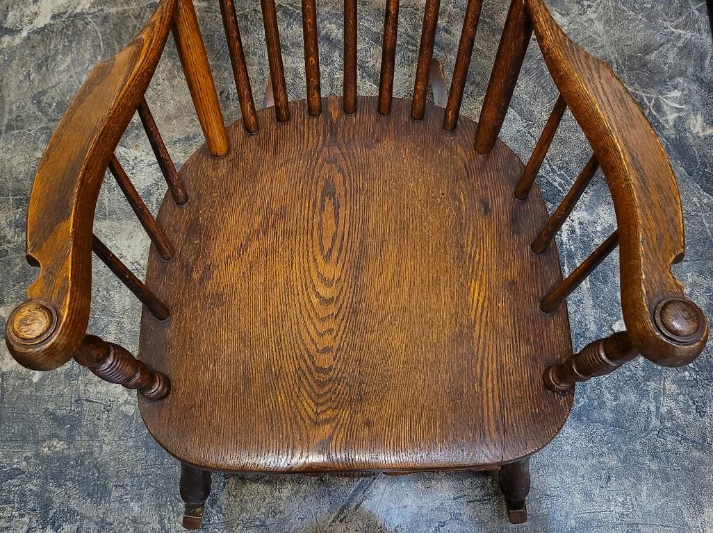 Late 19C English Oak Spindle-back Ball Finial Rocker In Good Condition For Sale In Dallas, TX