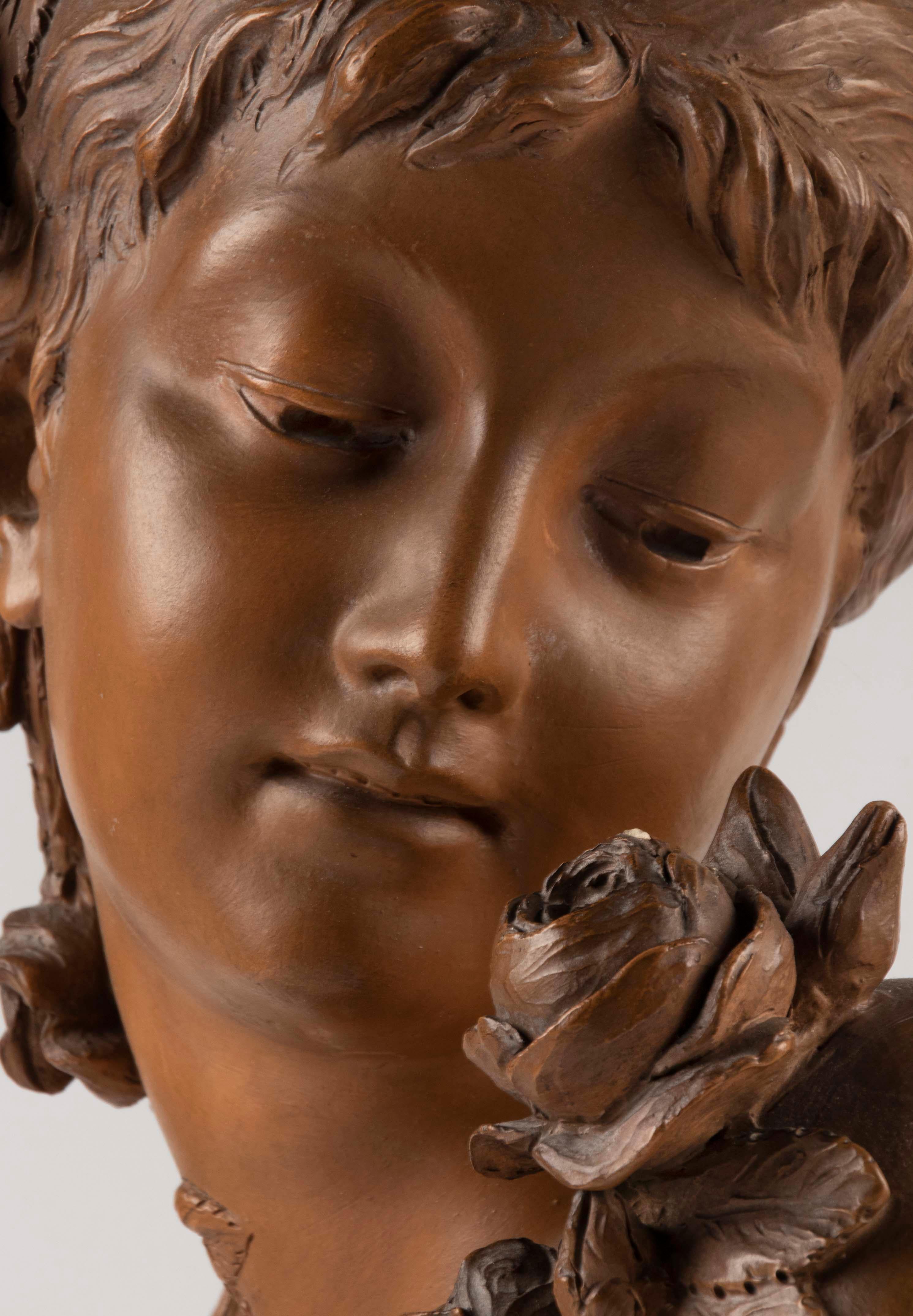 Sculpture en buste en terre cuite de la fin du 19e siècle représentant une personne de la classe moyenne.  Femme par Fréderick la Route en vente 8