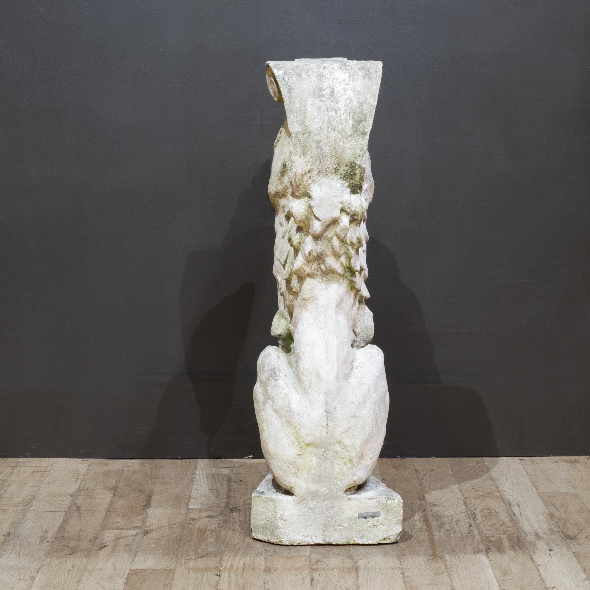 Late 19th c. Cast Stone Griffin Sculpture c.1899 (Kunststein) im Angebot