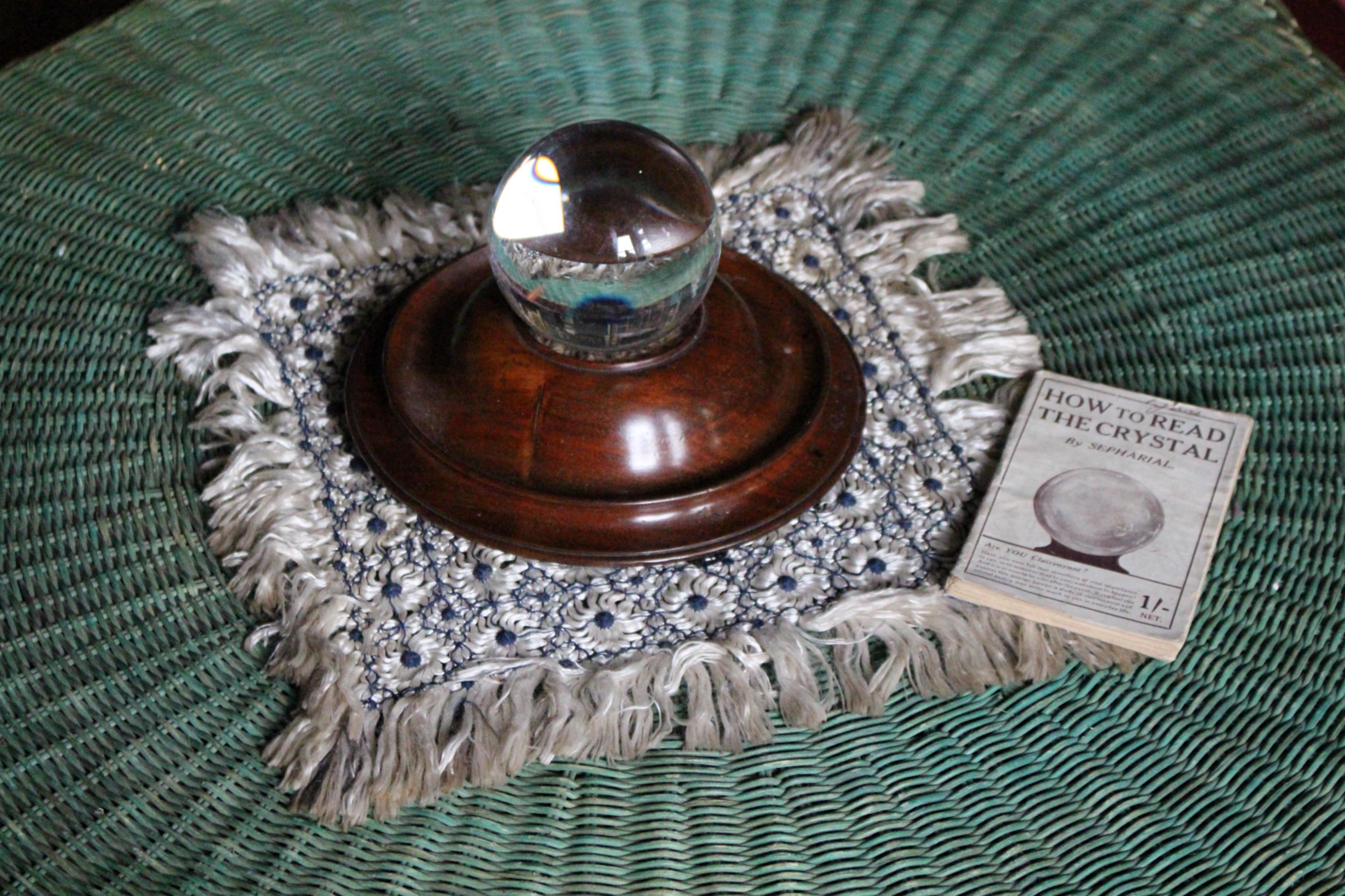 Late 19th C Clairvoyant Fortune Tellers Crystal Ball Stand & Silk Cover Curio In Good Condition In Lowestoft, GB