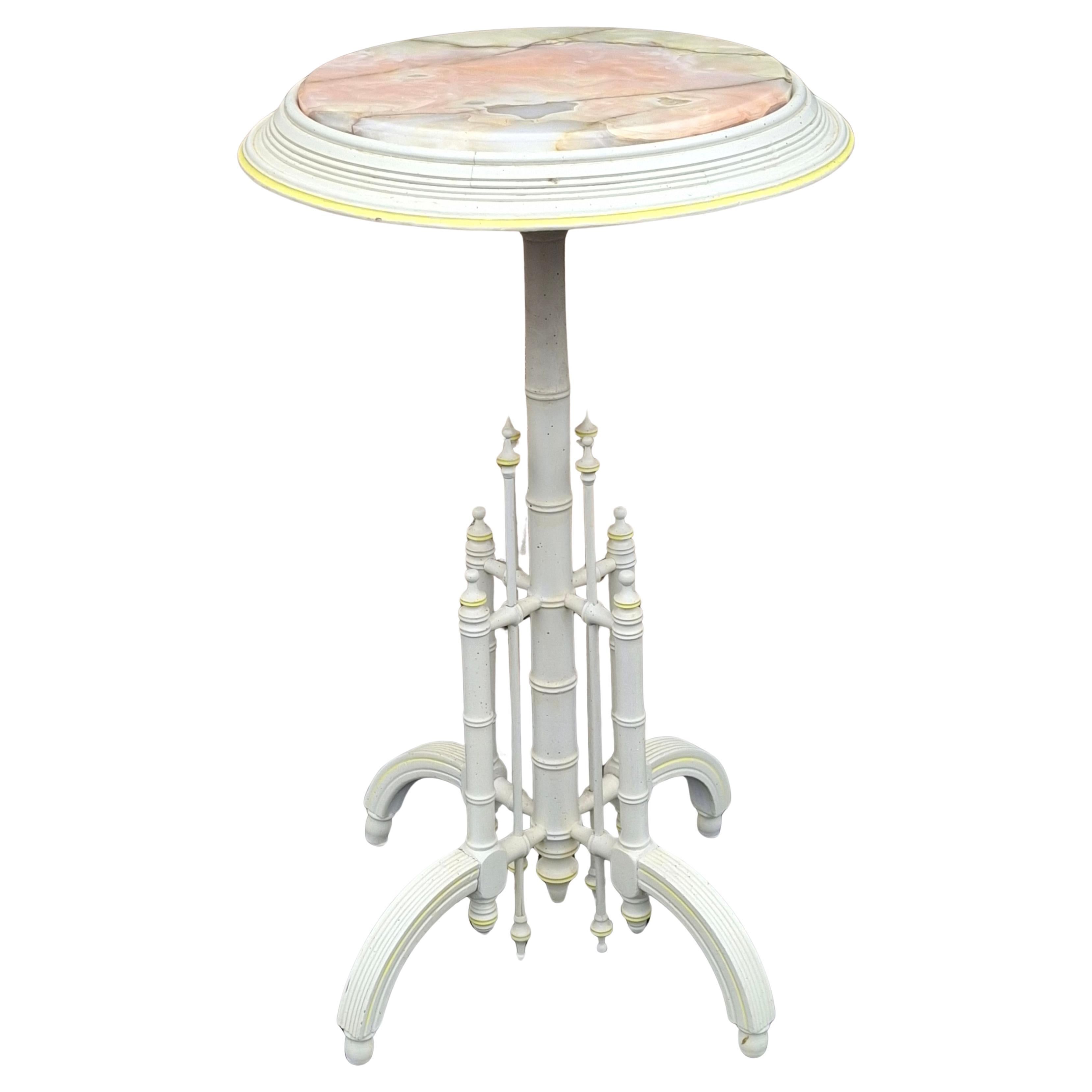 Tavolino in finto bambù, smalto di noce e inserti di onice, fine XIX secolo, CIRCA 1890 in vendita