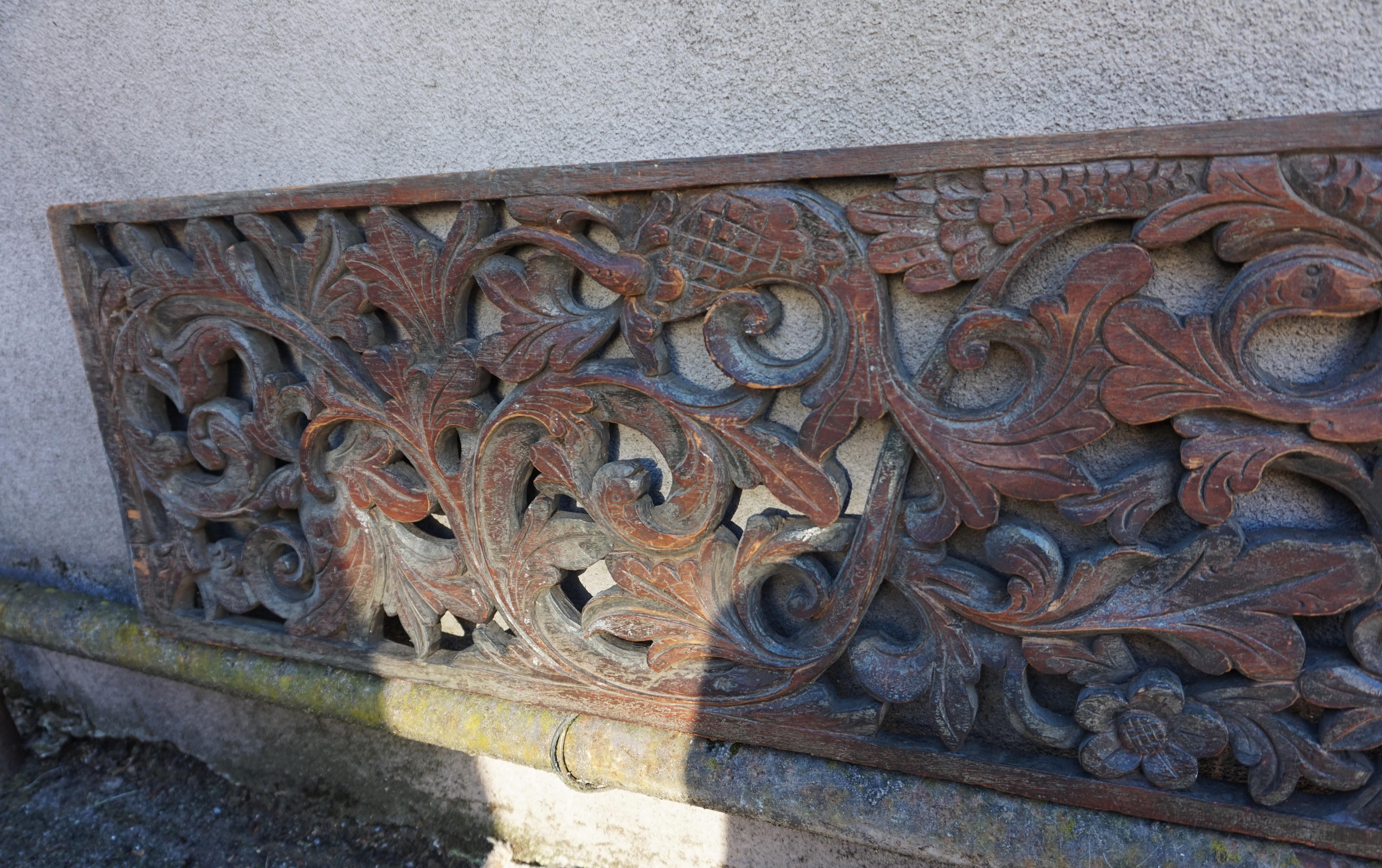 Feine handgeschnitzte ostasiatische Teakholztafel aus dem späten 19. Jahrhundert mit floralen Motiven, einteilig im Angebot 5