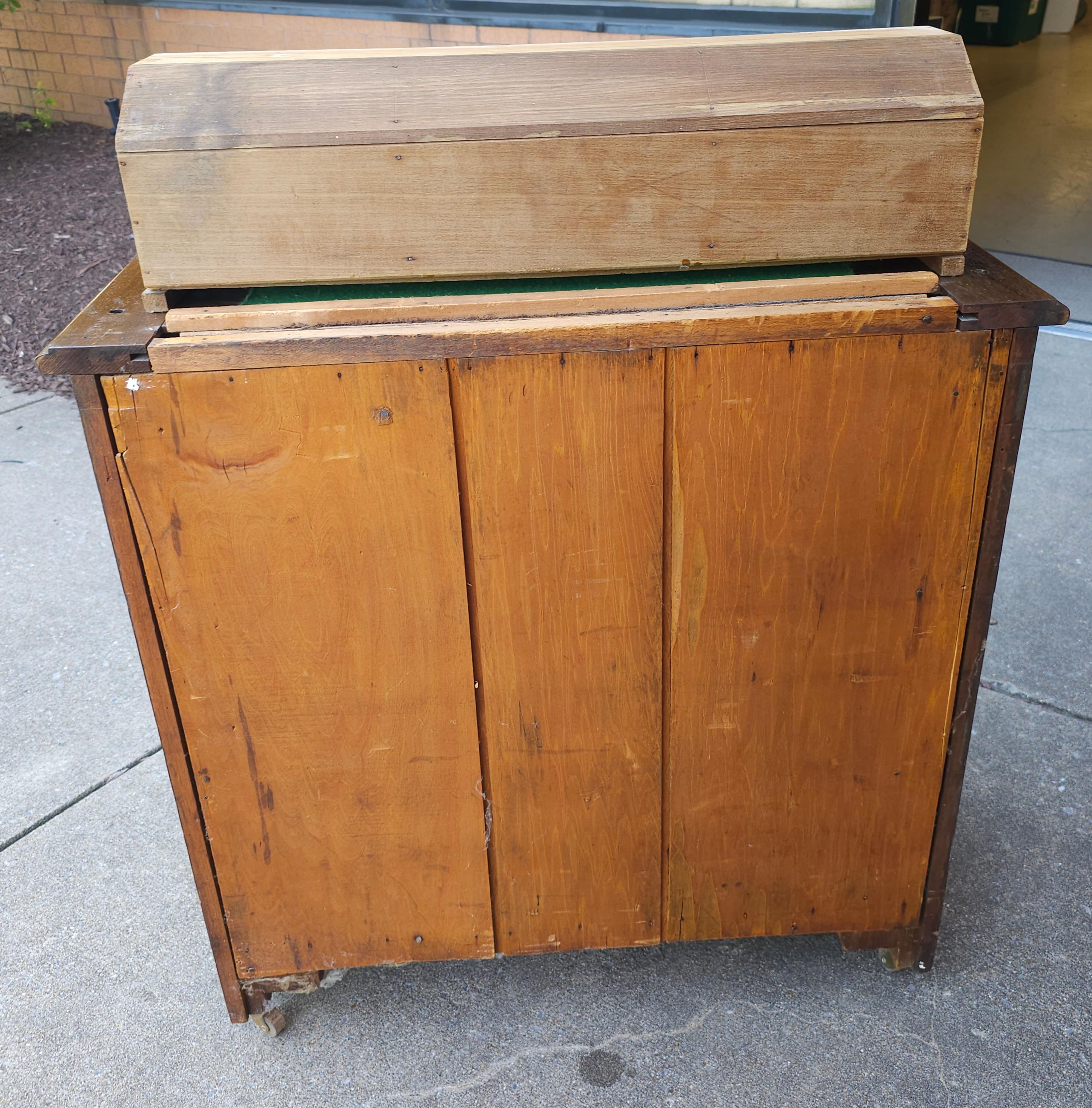 Late 19th C. Four-Part Handcrafted Victorian Walnut Cylinder Front Rolling Desk For Sale 7