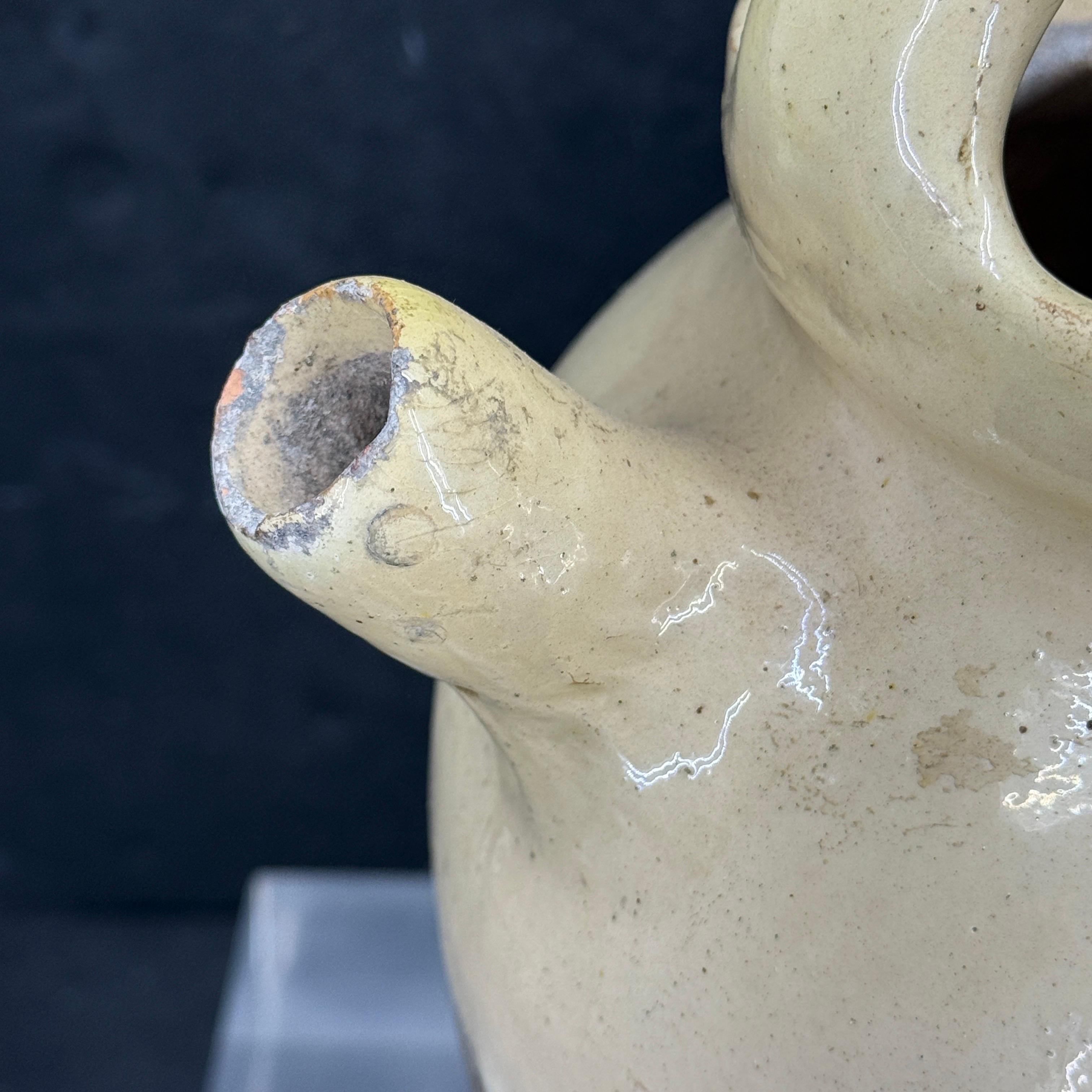 A.C.I.C. Jauge à eau en céramique jaune avec anse en vente 4