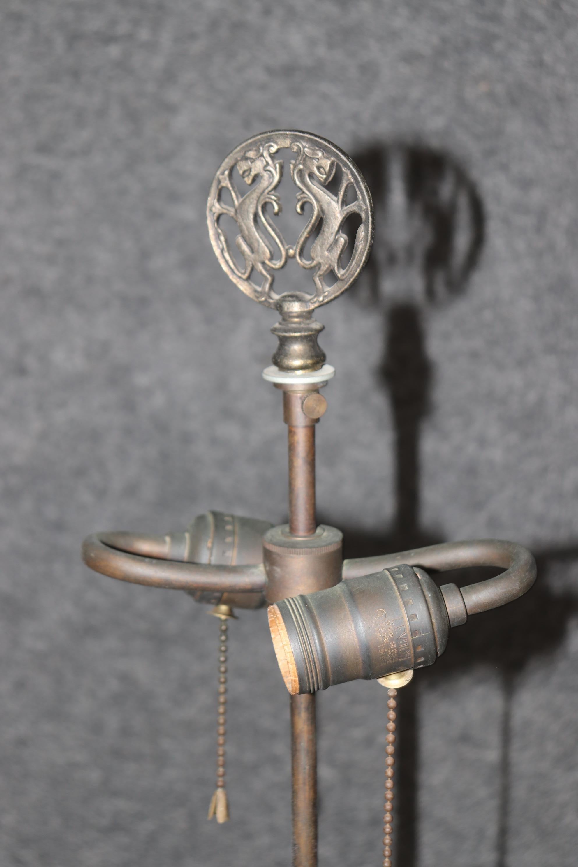 Lámpara de bronce estilo Luis XV de finales del siglo XIX firmado por Louis Sauvageau en venta 11