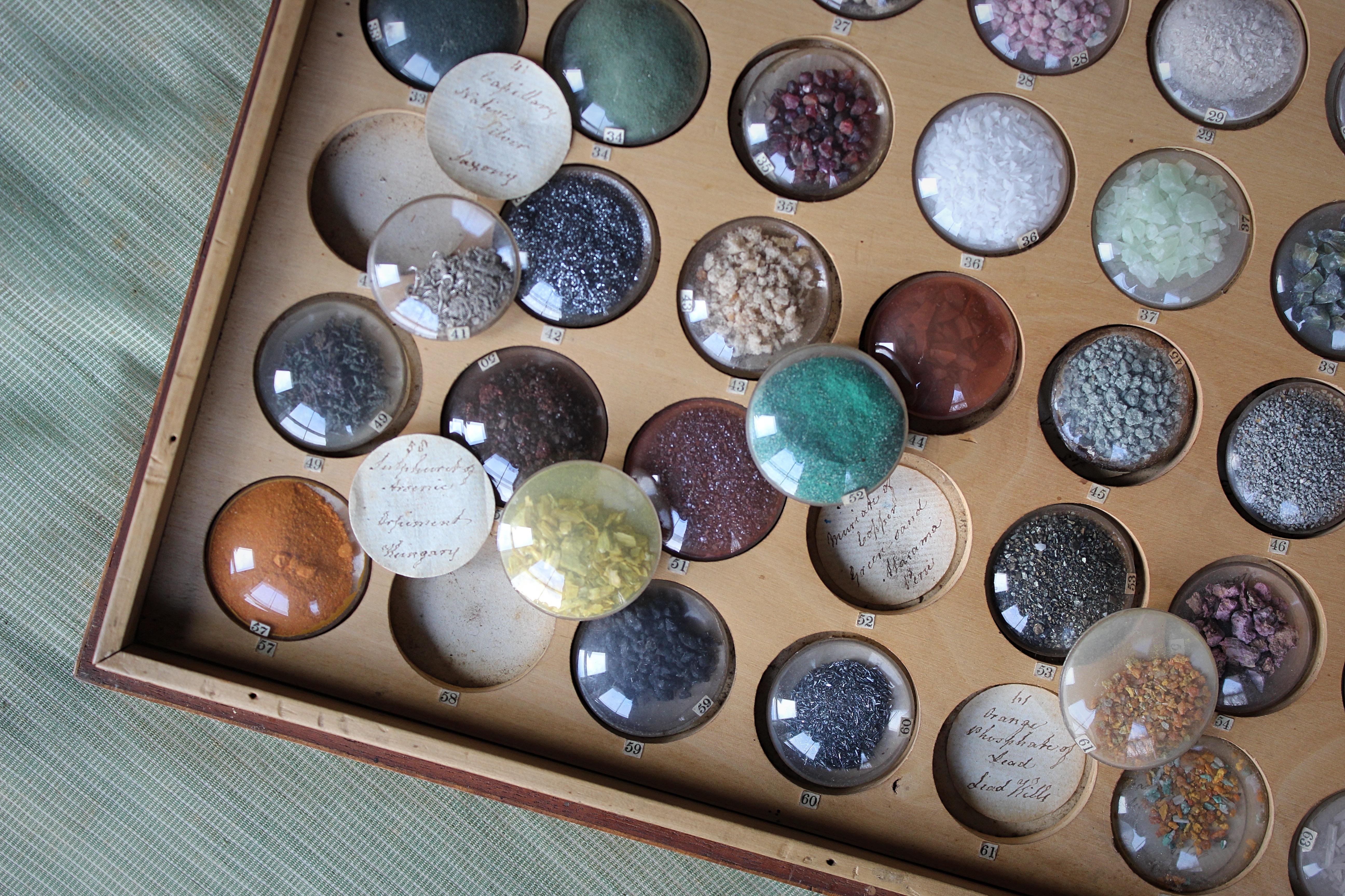 Late 19th C Gemstone Mineral & Semi Precious Stone Specimens Display Case Curio  For Sale 3