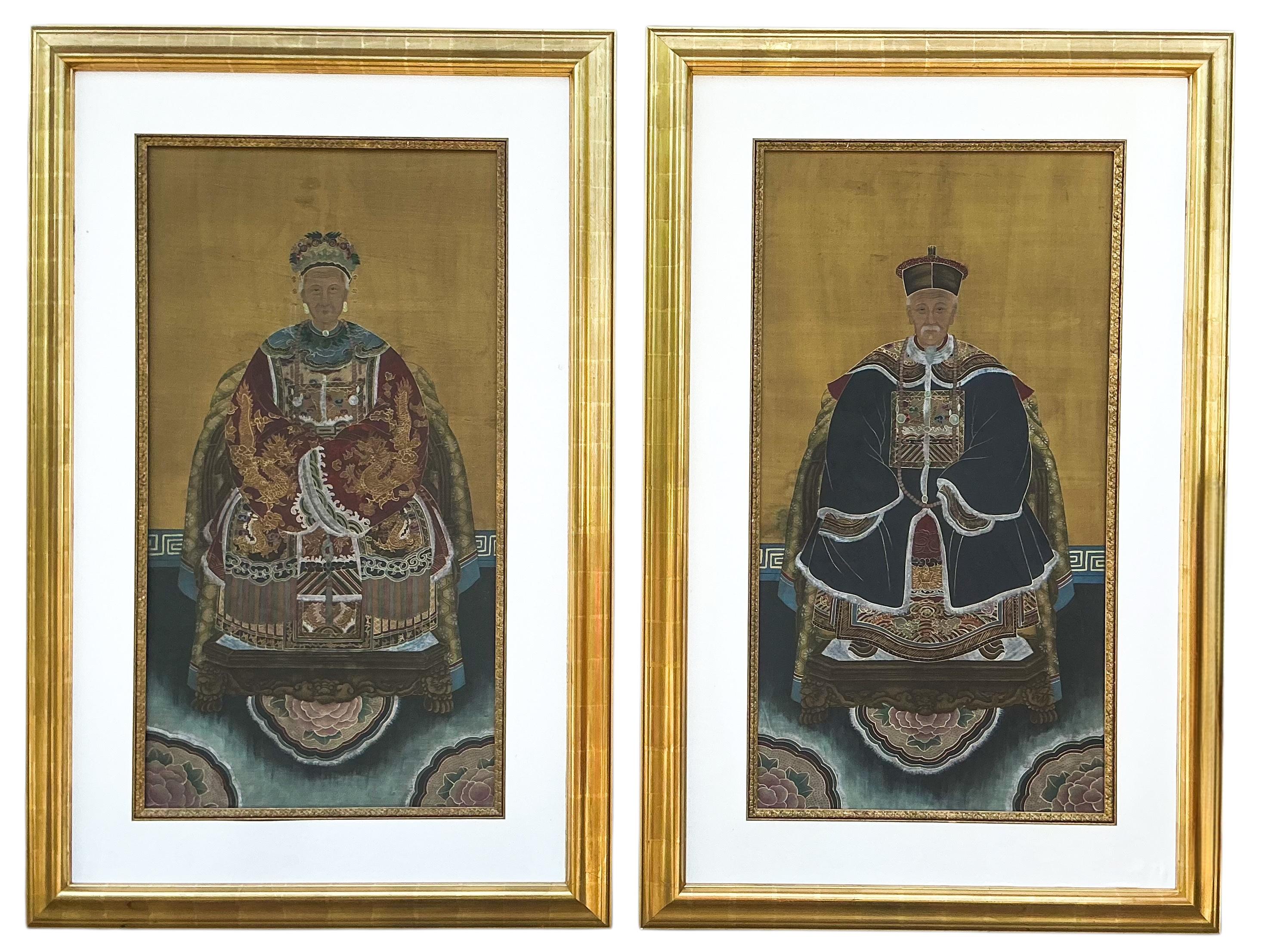 A.I.C., fin du 19ème siècle. Portraits ancestraux chinois peints à la main dans des cadres dorés à l'eau - S/2 en vente 8