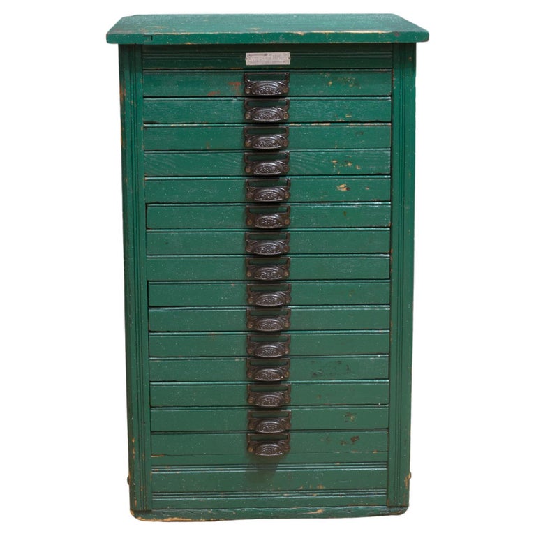 Classeur tiroirs métallique industriel type « Strafor » vintage vert de gris - Ameublement