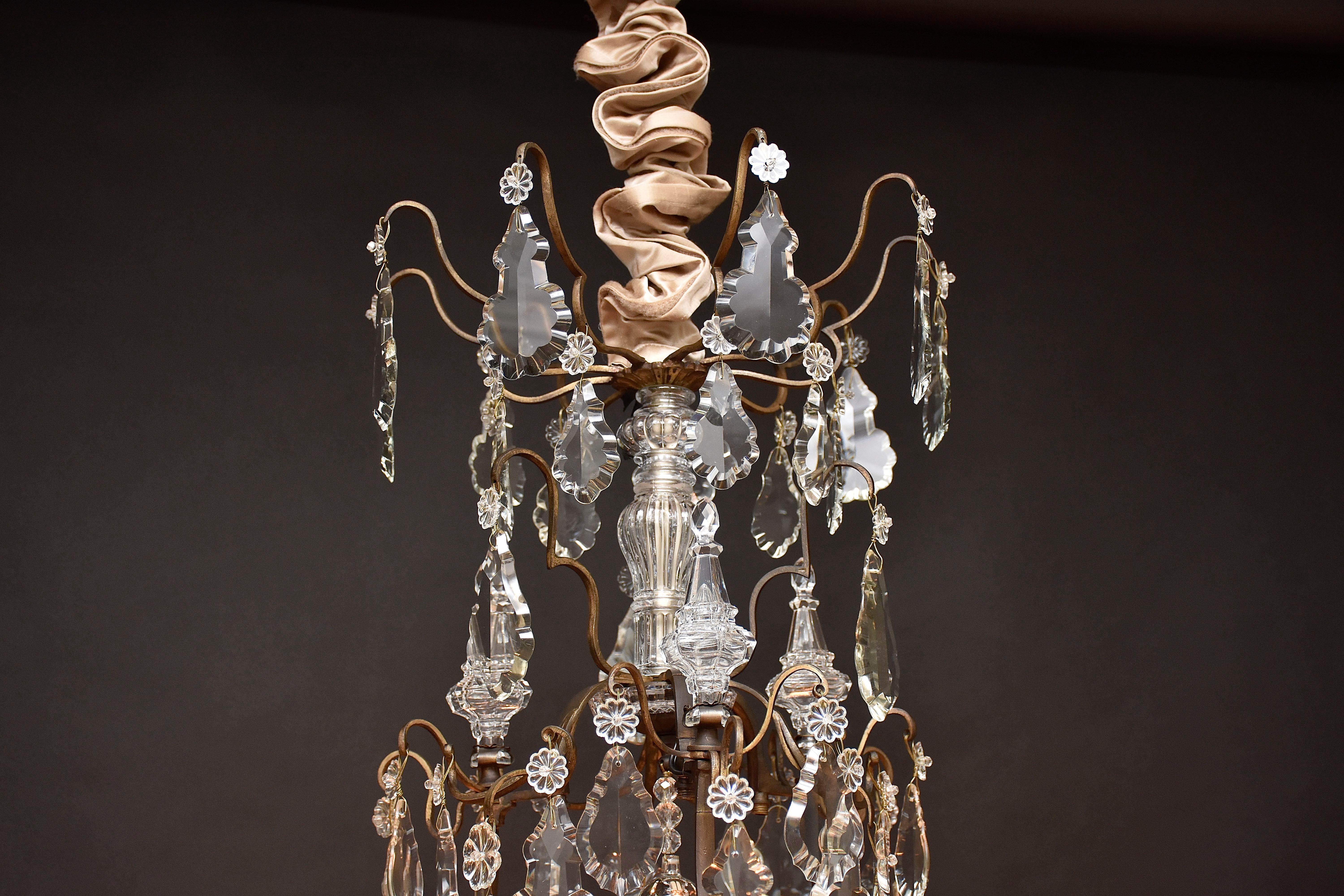 Grande lampadario francese in bronzo e cristallo della fine del XIX secolo in stile Luigi XV in vendita 5