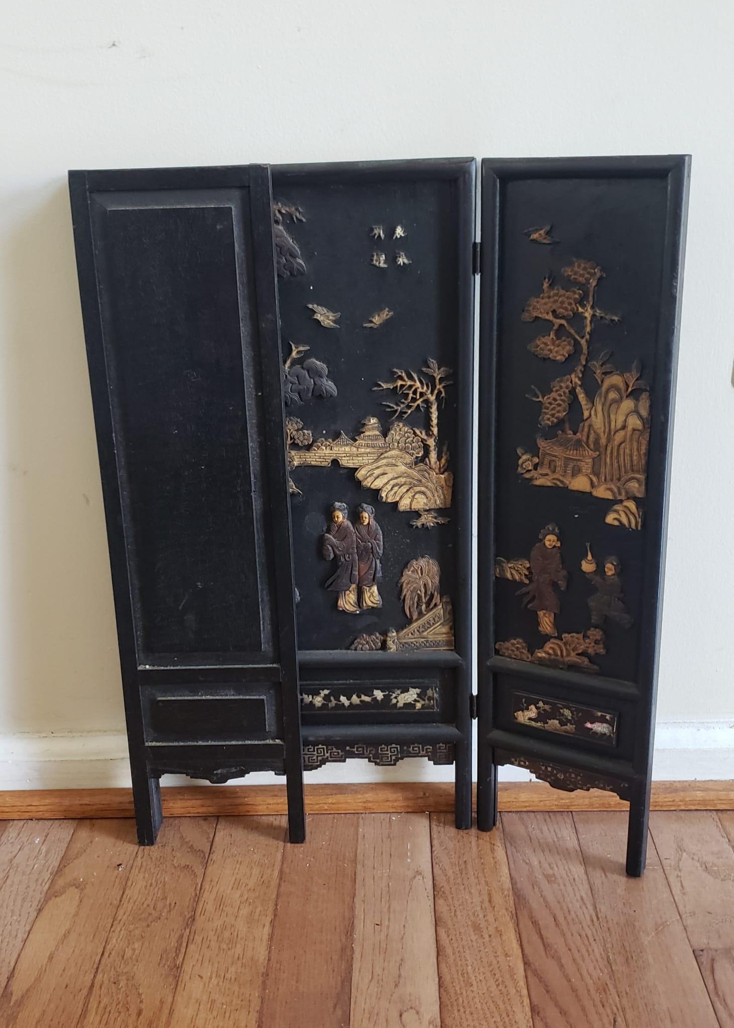 Chinese Late 19th C. Ming Carved Ebonized and Giltwood Trifold Table Screen For Sale