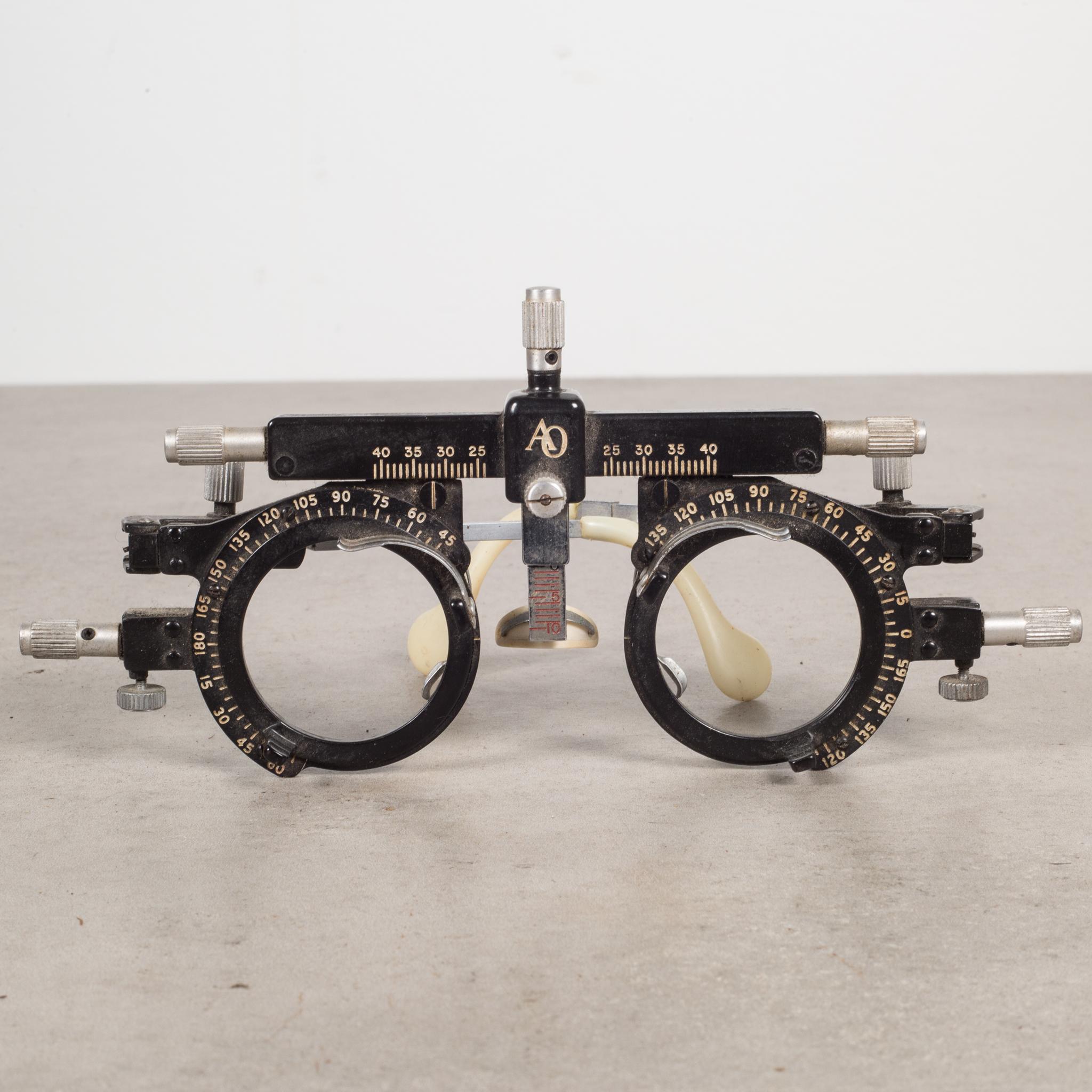 Victorian Late 19th c. Optometrist Eye Testing Kit c.1890 For Sale