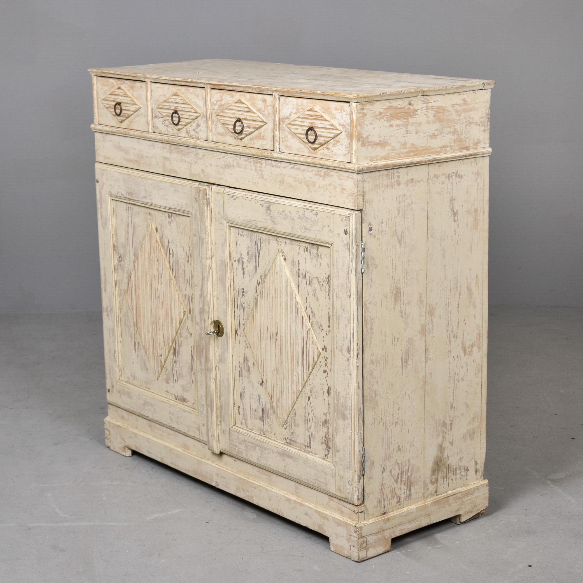 Credenza svedese in pino dipinto di bianco della fine del XIX secolo A.I.C. in vendita 2