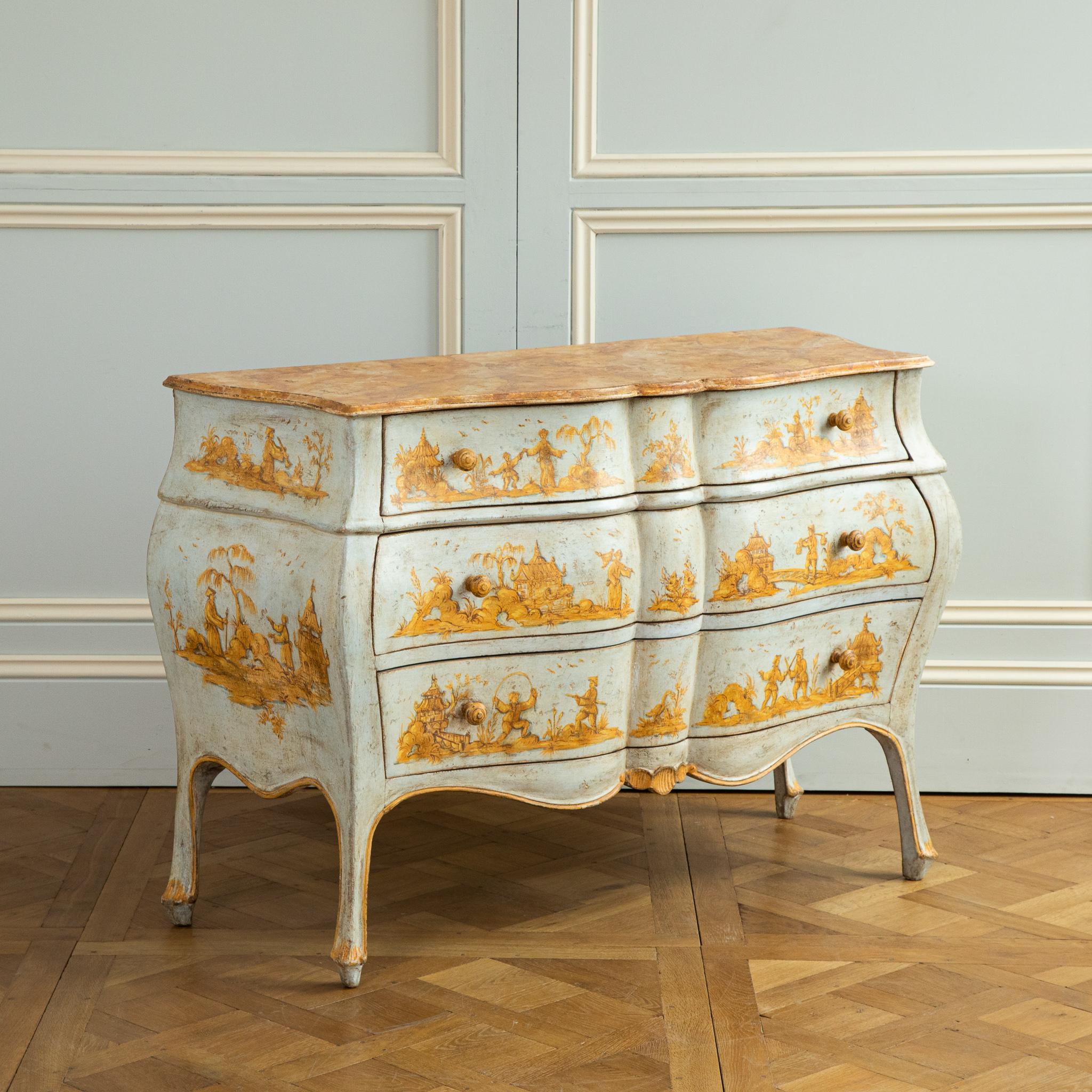 Luigi XV Cassapanca veneziana della fine del XIX secolo dipinta in stile cineseria con ocre blu e gialle in vendita