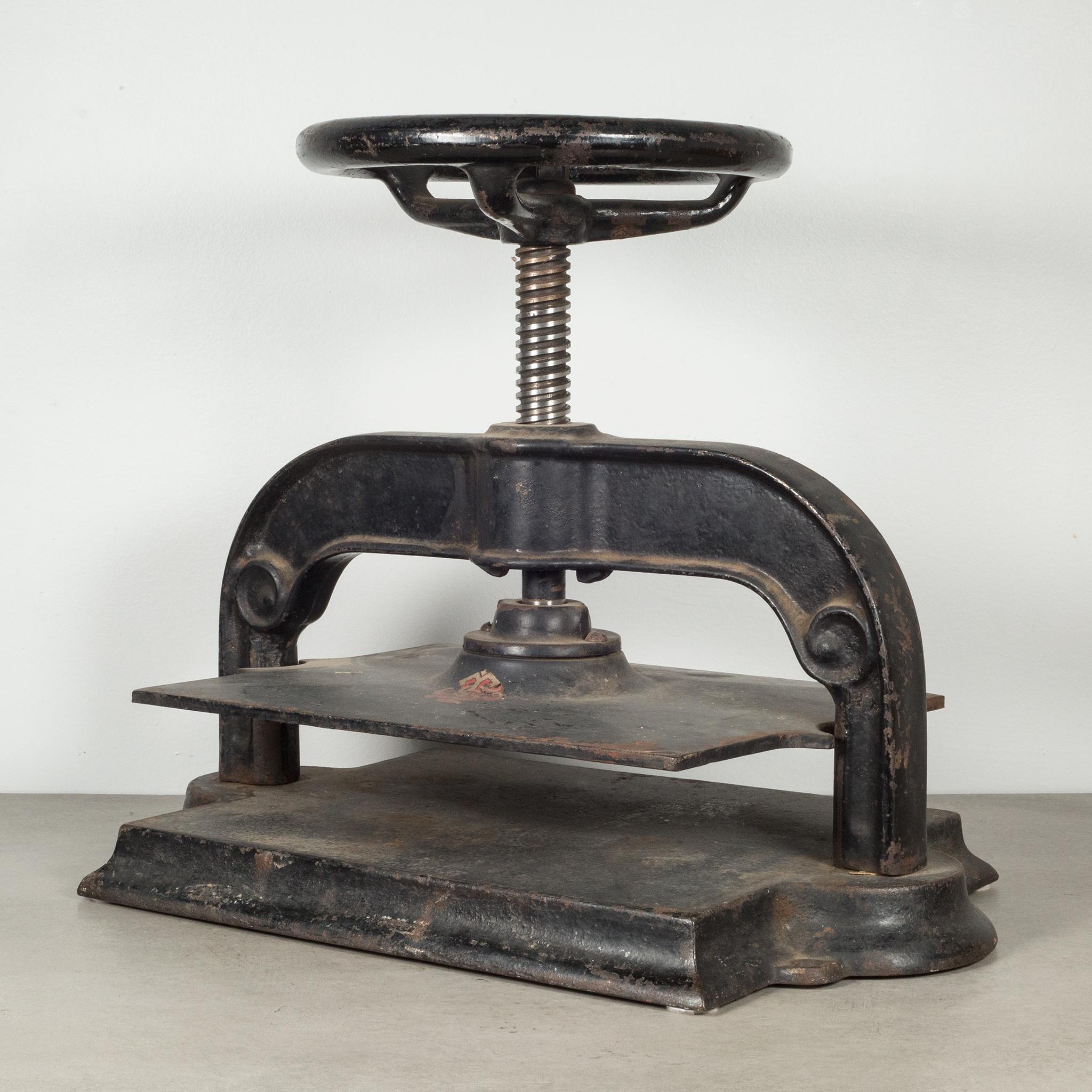 Late 19th C. Victorian Cast Iron Wheel Book Press, c.1890 In Good Condition In San Francisco, CA