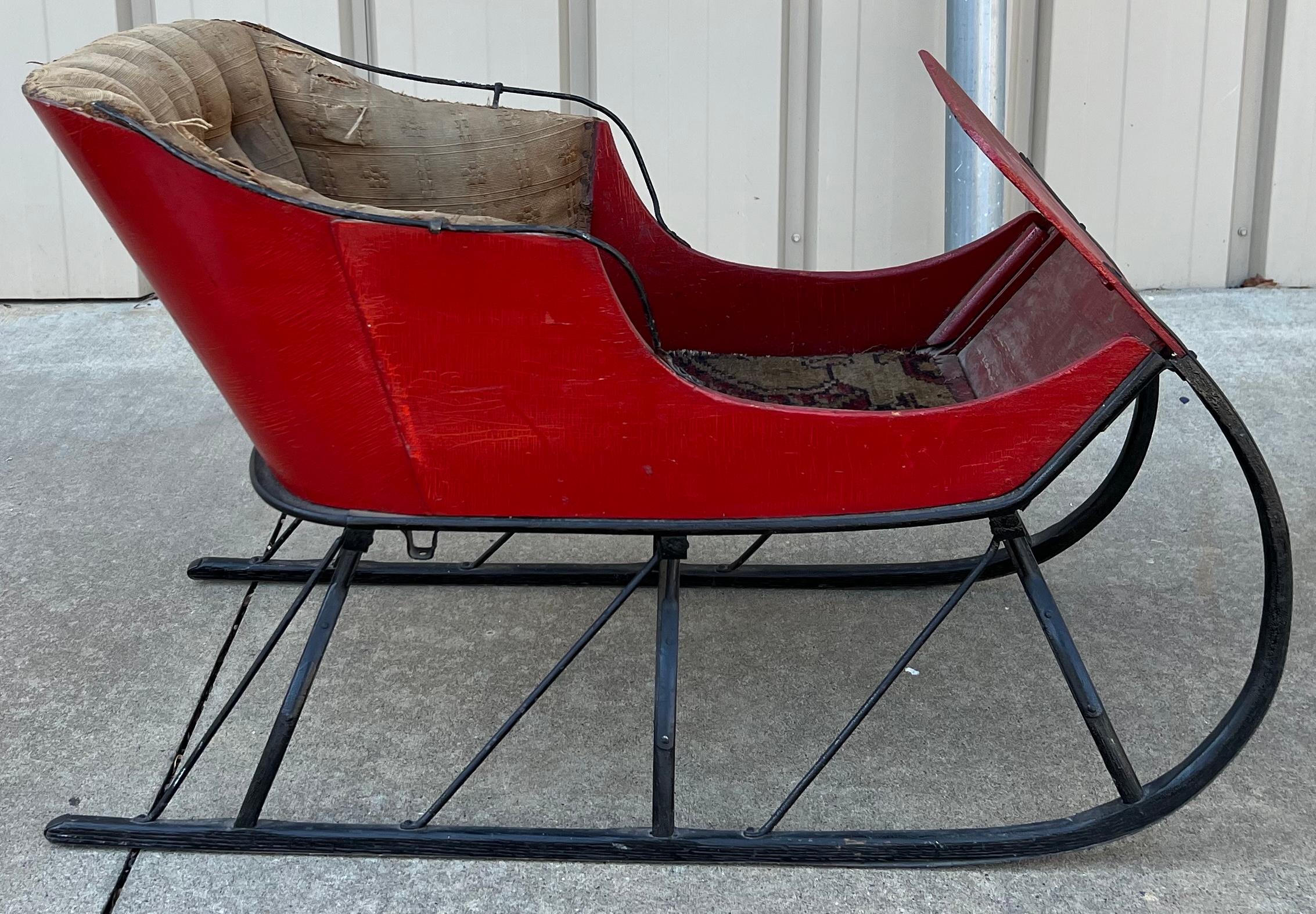 Late 19th-C. Victorian Era Child’s Painted Red Holiday Sleigh In Good Condition In Kennesaw, GA