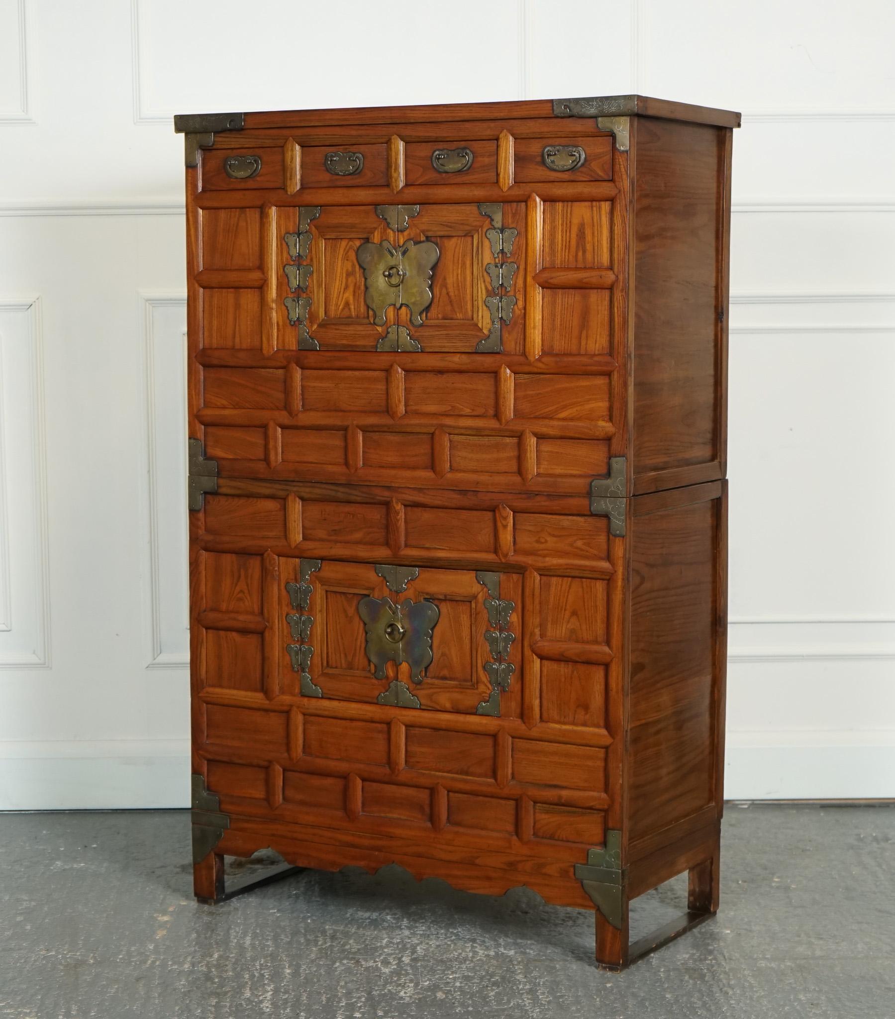 Antiques of London



We are delighted to offer for sale this Late 19th Century Korean Chest.

The late 19th-century Korean Ich'ung butterfly wedding cabinet chest with brass fittings is a truly exquisite piece that captures the essence of Korean