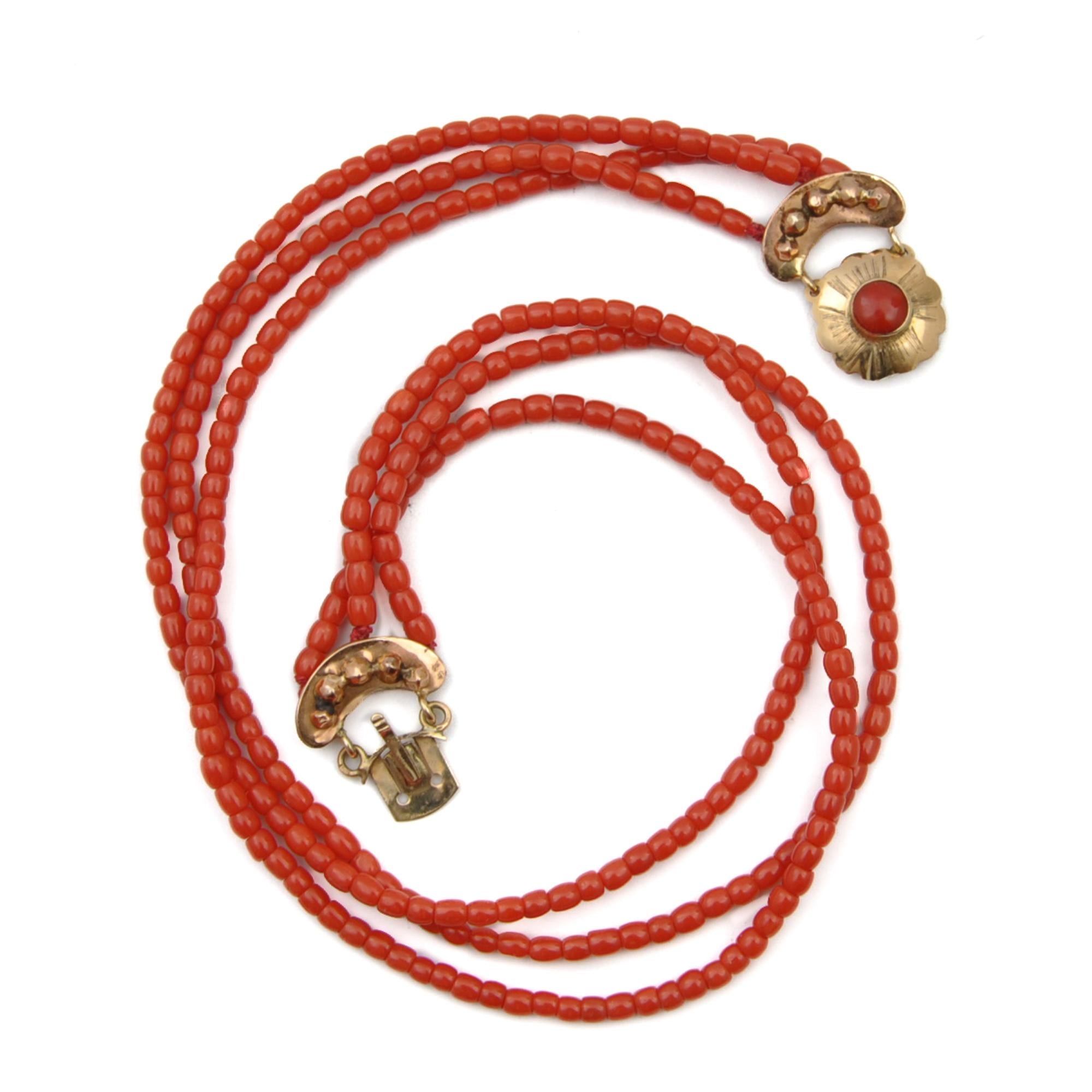 Antike 14k Gold Koralle Kleine Perlen-Halskette  für Damen oder Herren im Angebot