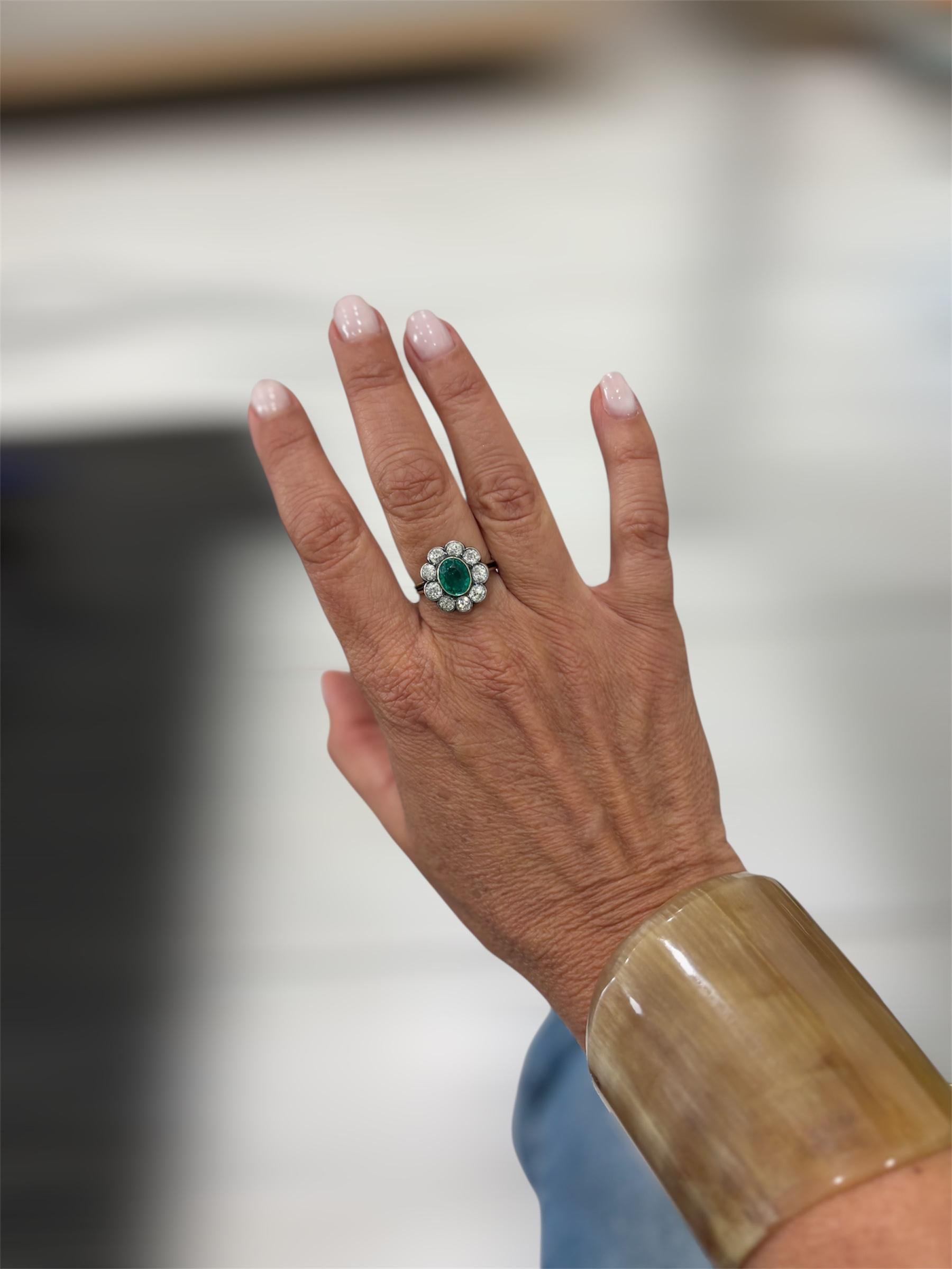 Anello Belle Epoque con diamante smeraldo da 2,00 carati in oro e argento in vendita 1