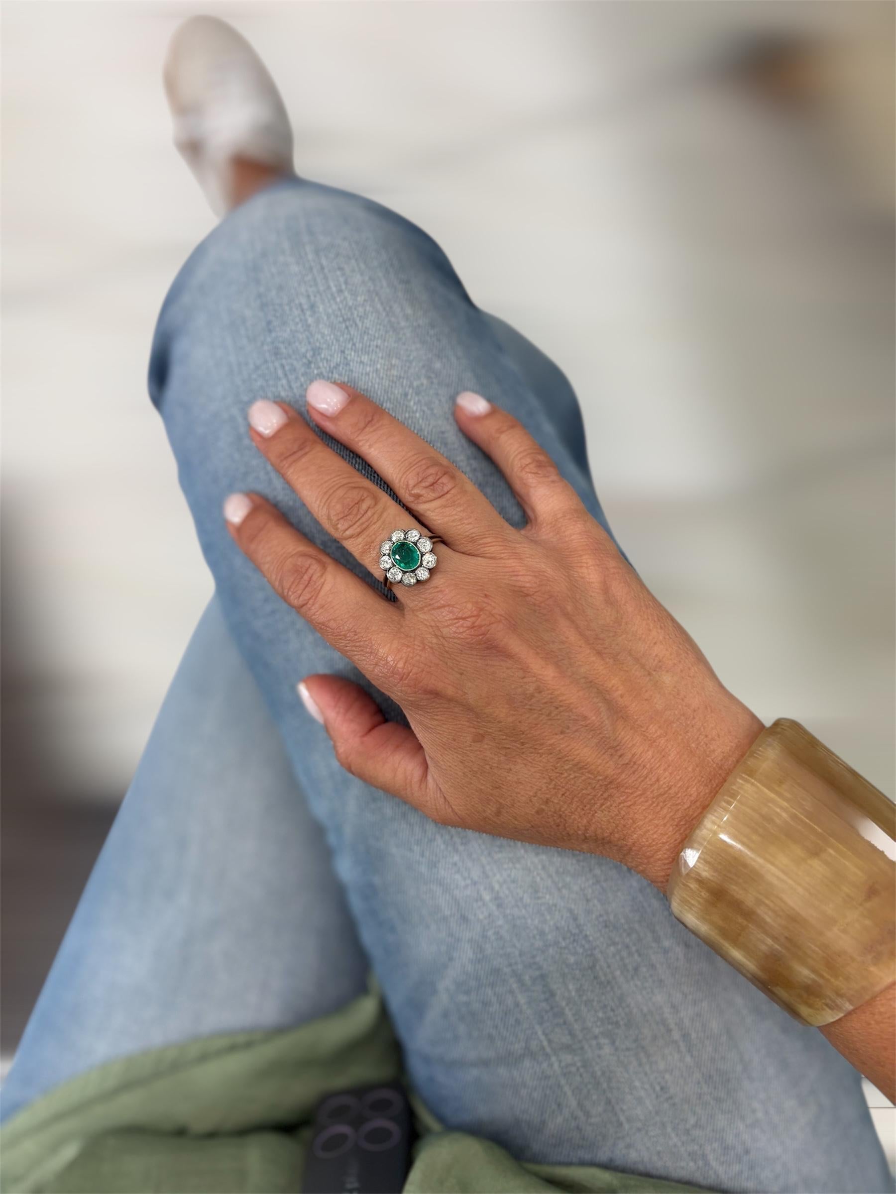 Anello Belle Epoque con diamante smeraldo da 2,00 carati in oro e argento in vendita 2
