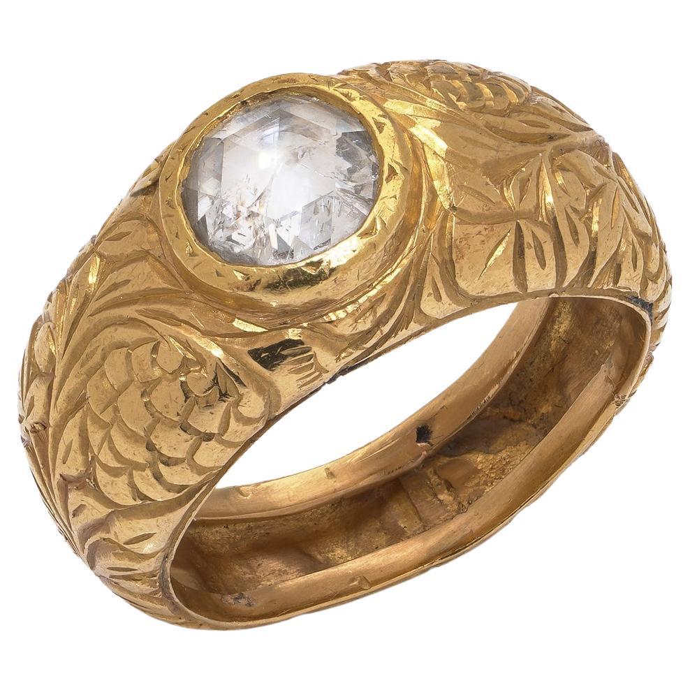 Fin du 19e siècle Bague dôme en or 23kt gravé avec diamant taillé en rose en vente