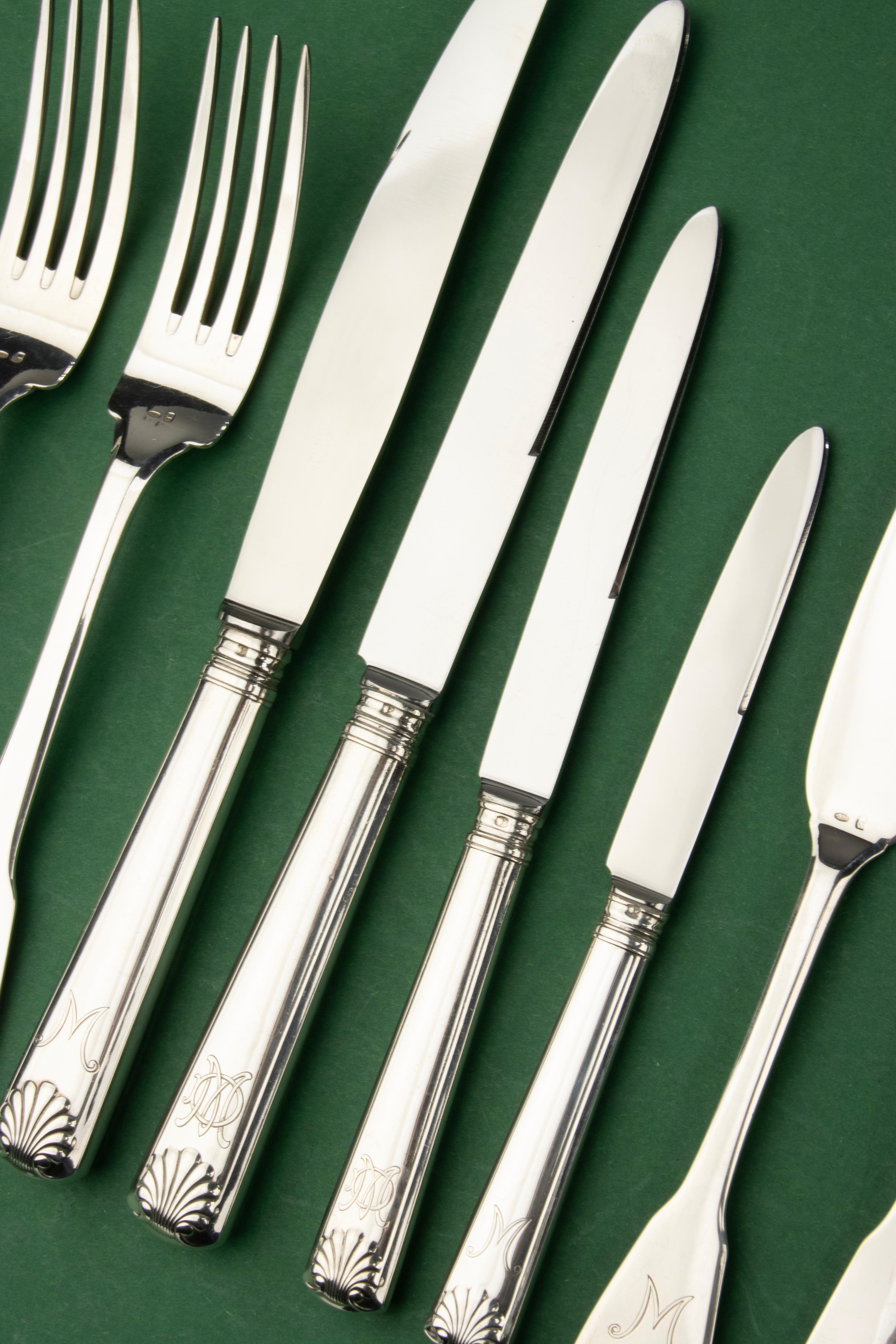 Fait main Fin du 19e siècle Service de table en argent de 32 pièces - Wolfers Bruxelles en vente