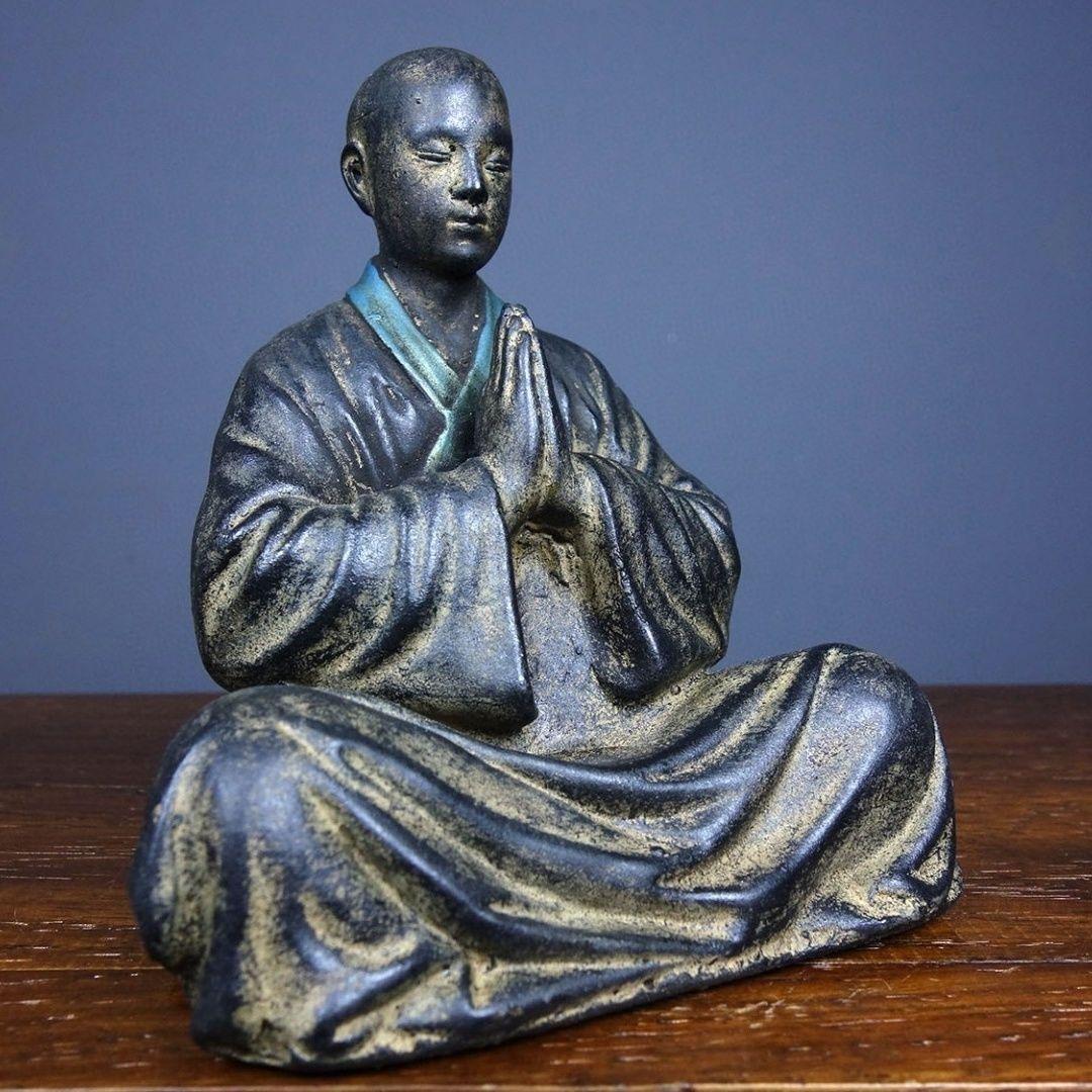 Late 19th Century Adamas Stone Sculpture Praying Monk In Good Condition For Sale In 景德镇市, CN