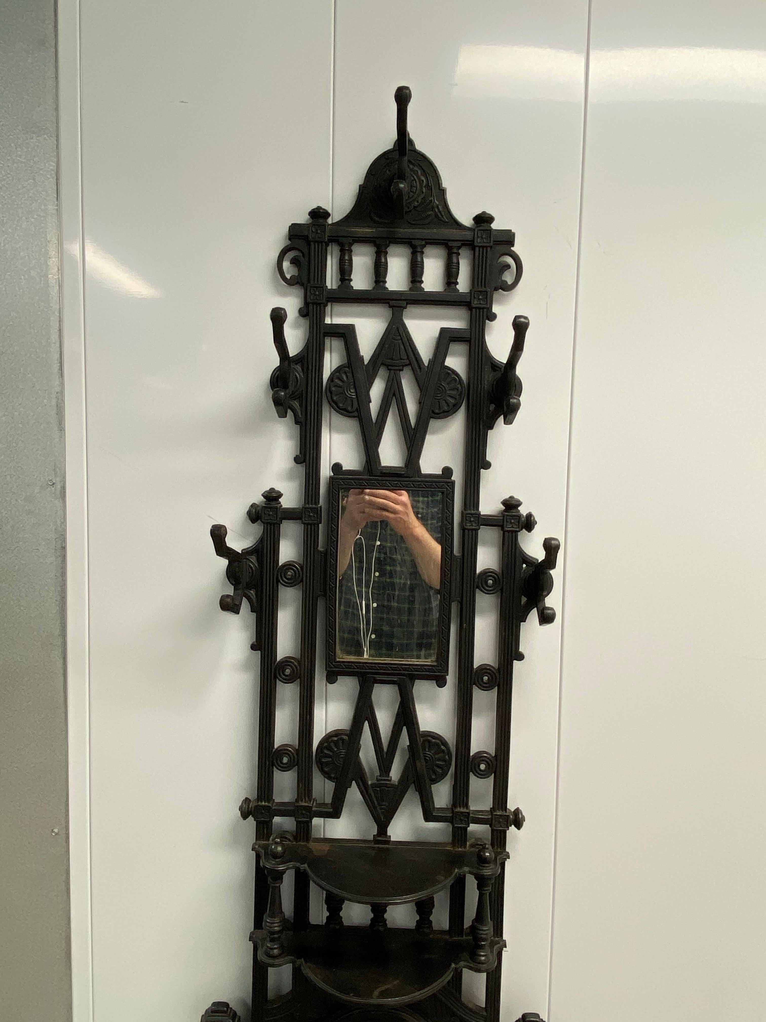 Late 19th century Aesthetic Period Victorian English Cast Iron Hall Tree For Sale 11
