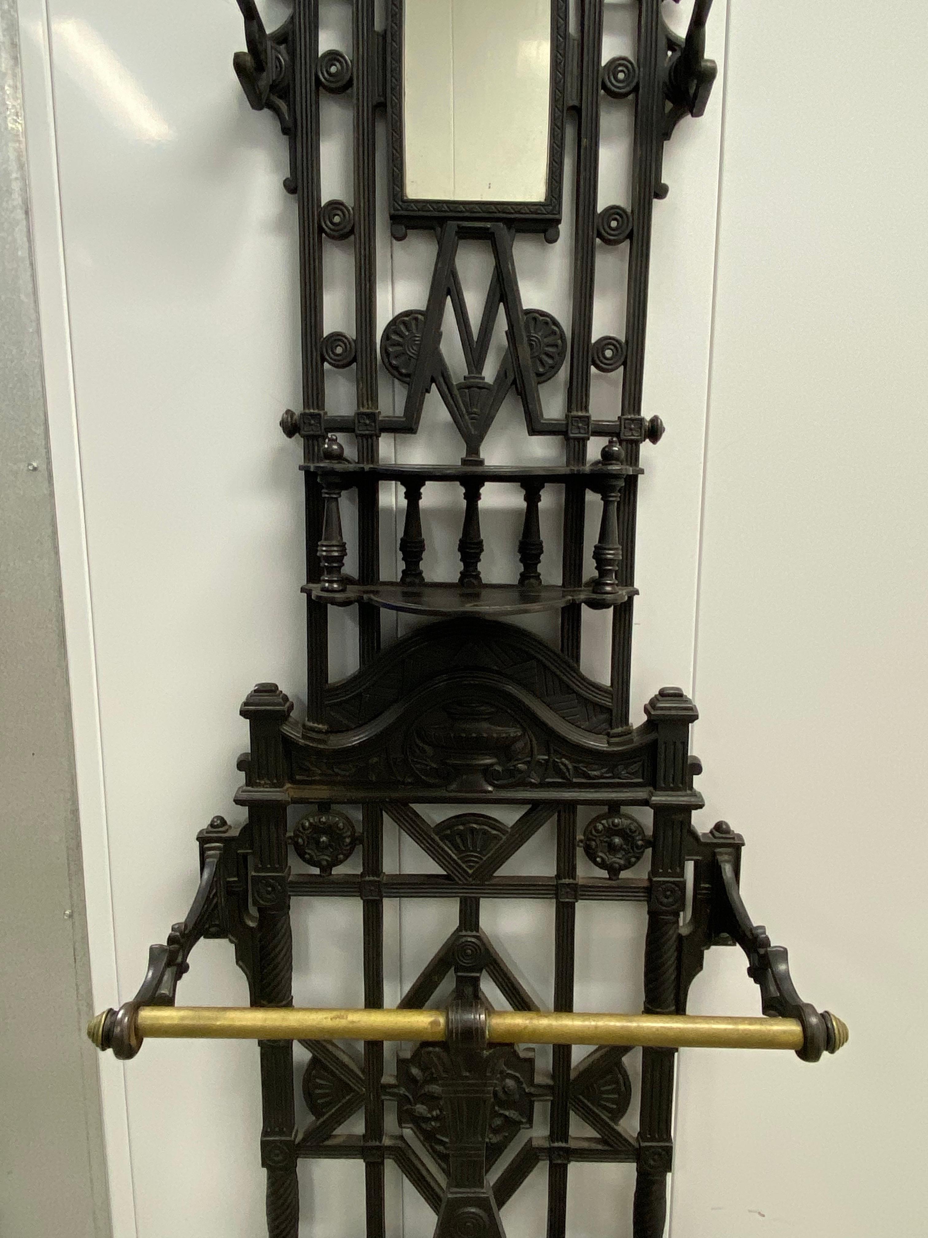 Late 19th century Aesthetic Period Victorian English Cast Iron Hall Tree For Sale 12