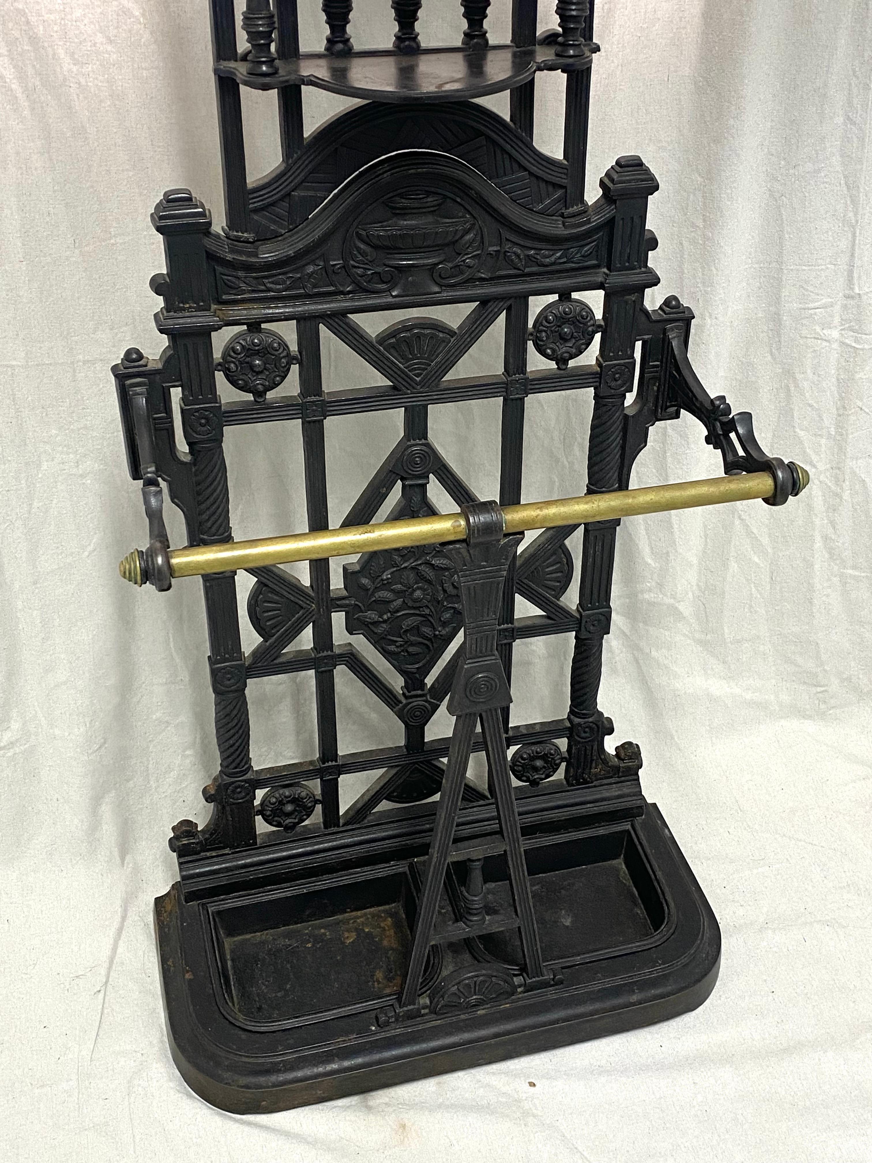 Late 19th century Aesthetic Period Victorian English Cast Iron Hall Tree For Sale 1