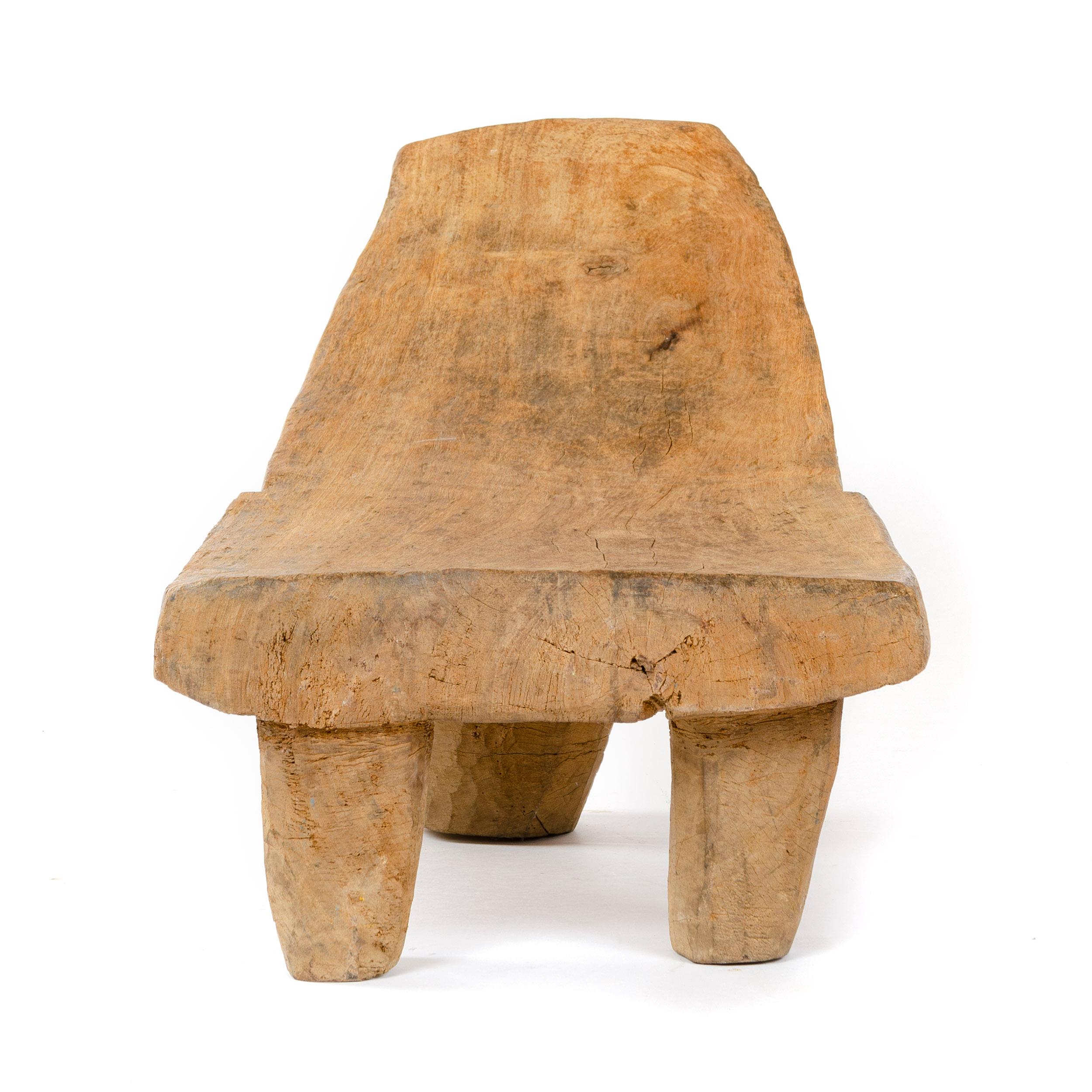 Sculpté à la main Chaise tribale africaine du début du 20e siècle en vente