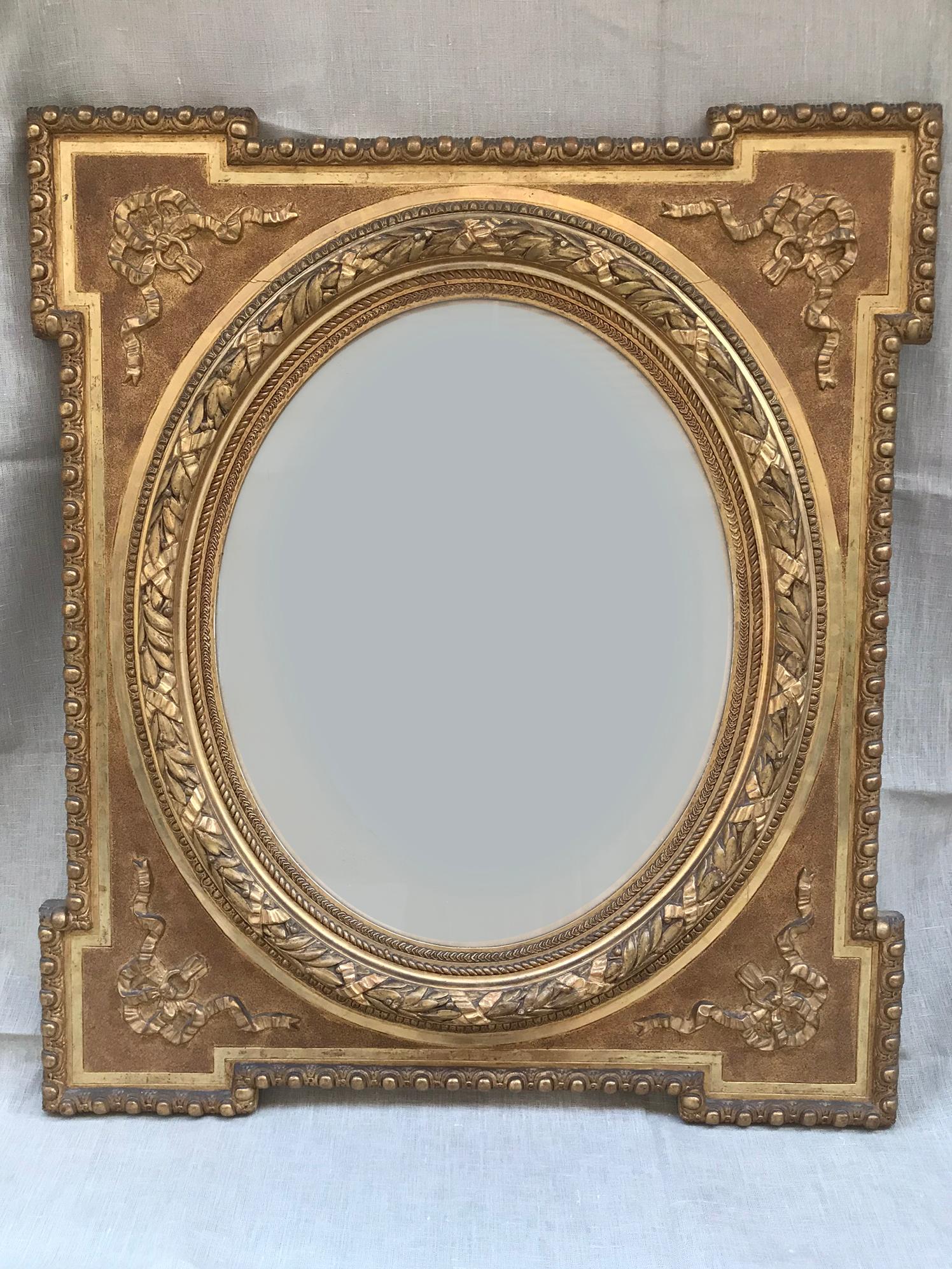 Late 19th Century Alfonsino Mirror in Burnished Gold Leaf with Stucco Embossed For Sale 4