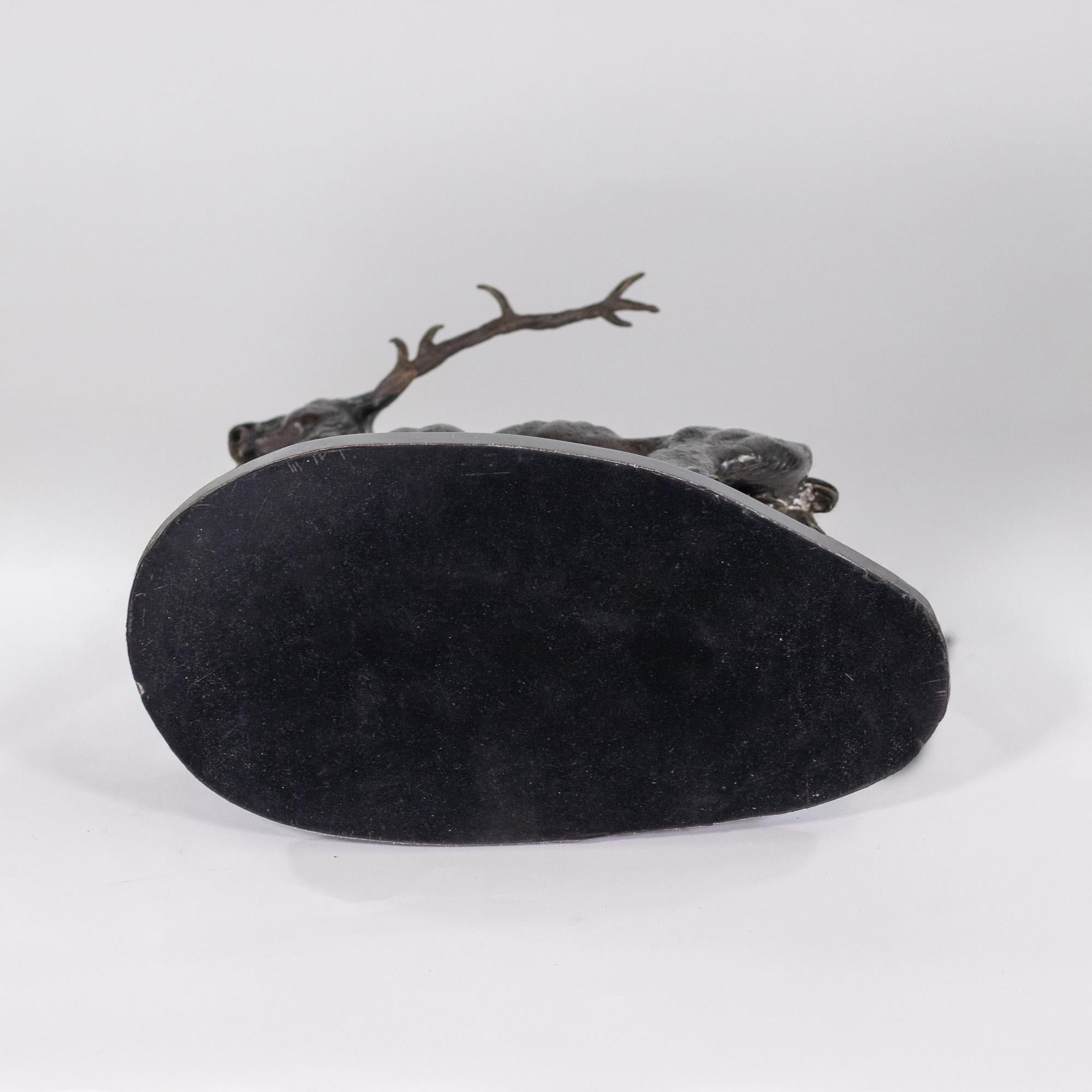 Sculpture américaine en bronze de la fin du 19e siècle Cerf sauvage sur socle en marbre en vente 8