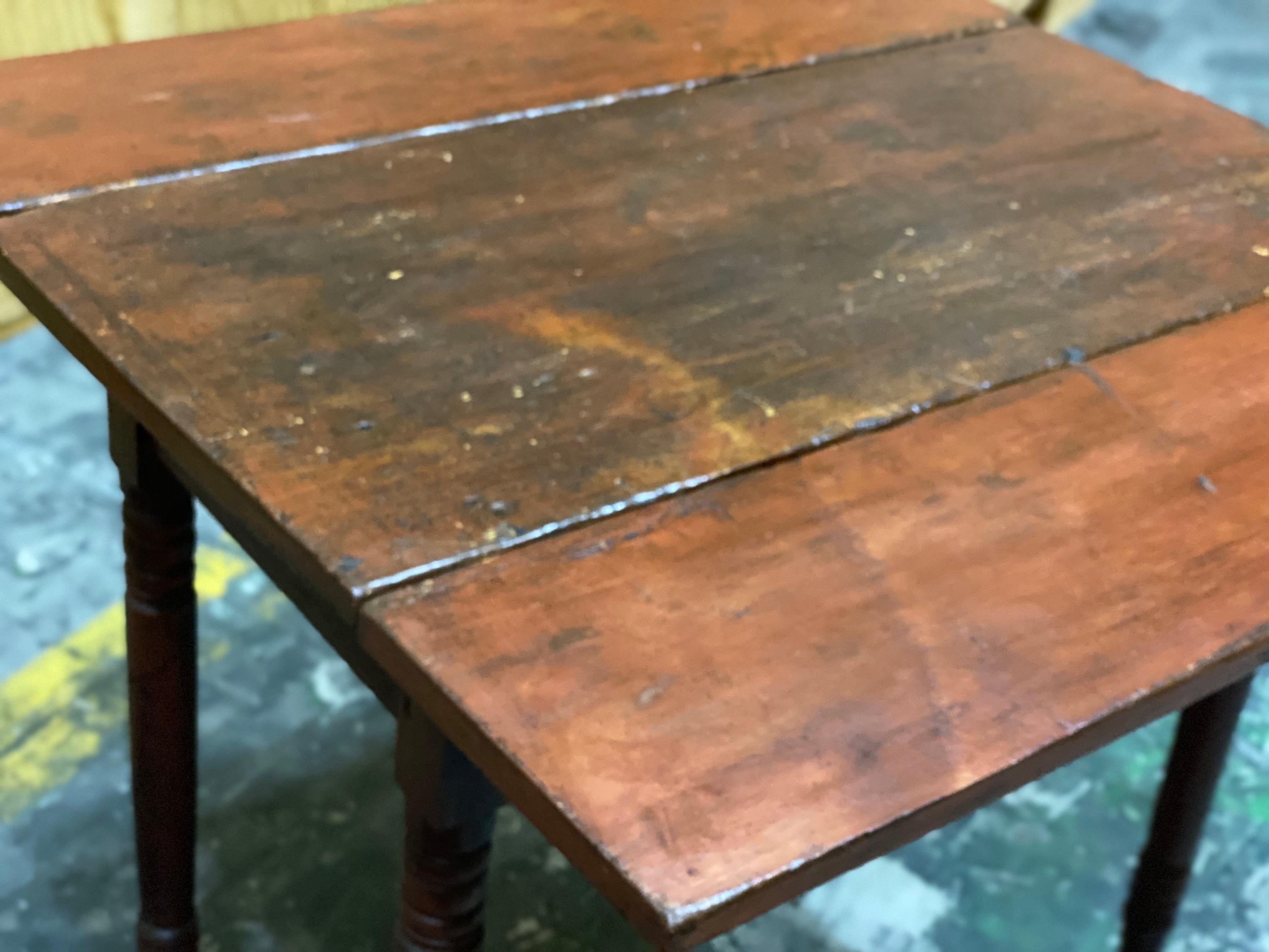 Amerikanischer Drop Leaf Tisch mit gedrechselten Beinen aus dem späten 19. im Angebot 5