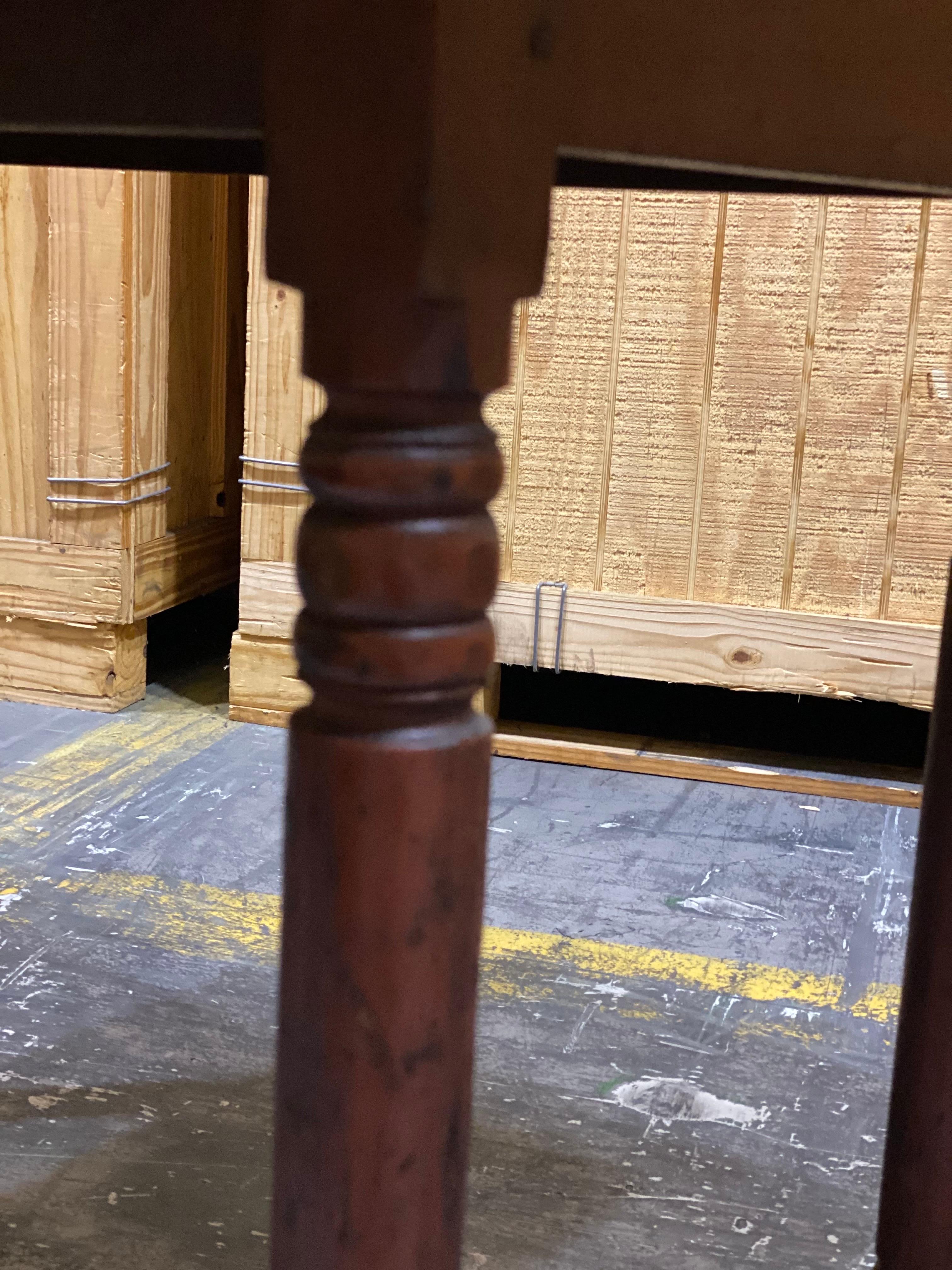 Amerikanischer Drop Leaf Tisch mit gedrechselten Beinen aus dem späten 19. im Angebot 8