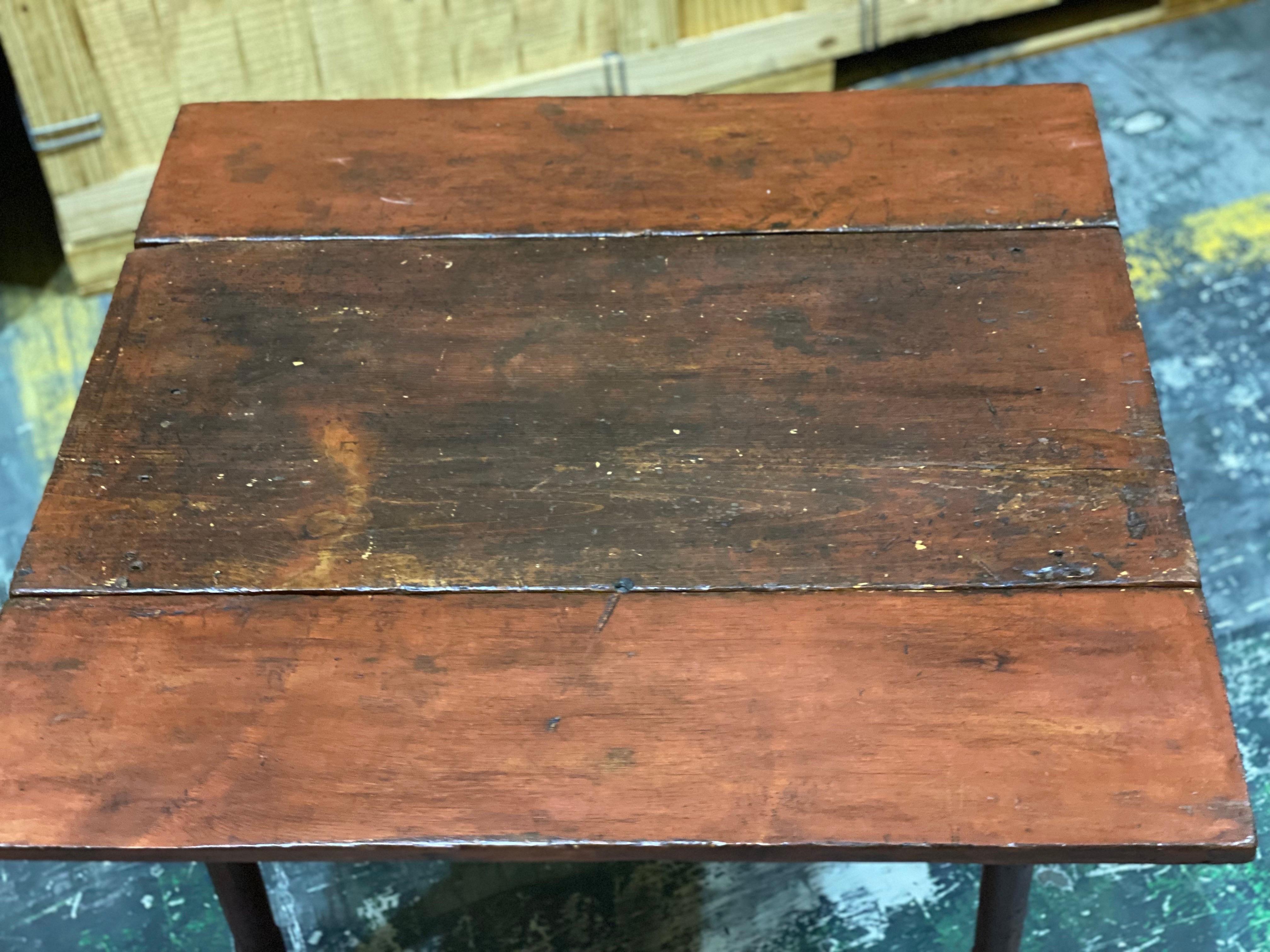 Amerikanischer Drop Leaf Tisch mit gedrechselten Beinen aus dem späten 19. im Angebot 3