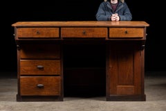 Late 19th Century American Oak Partners Desk