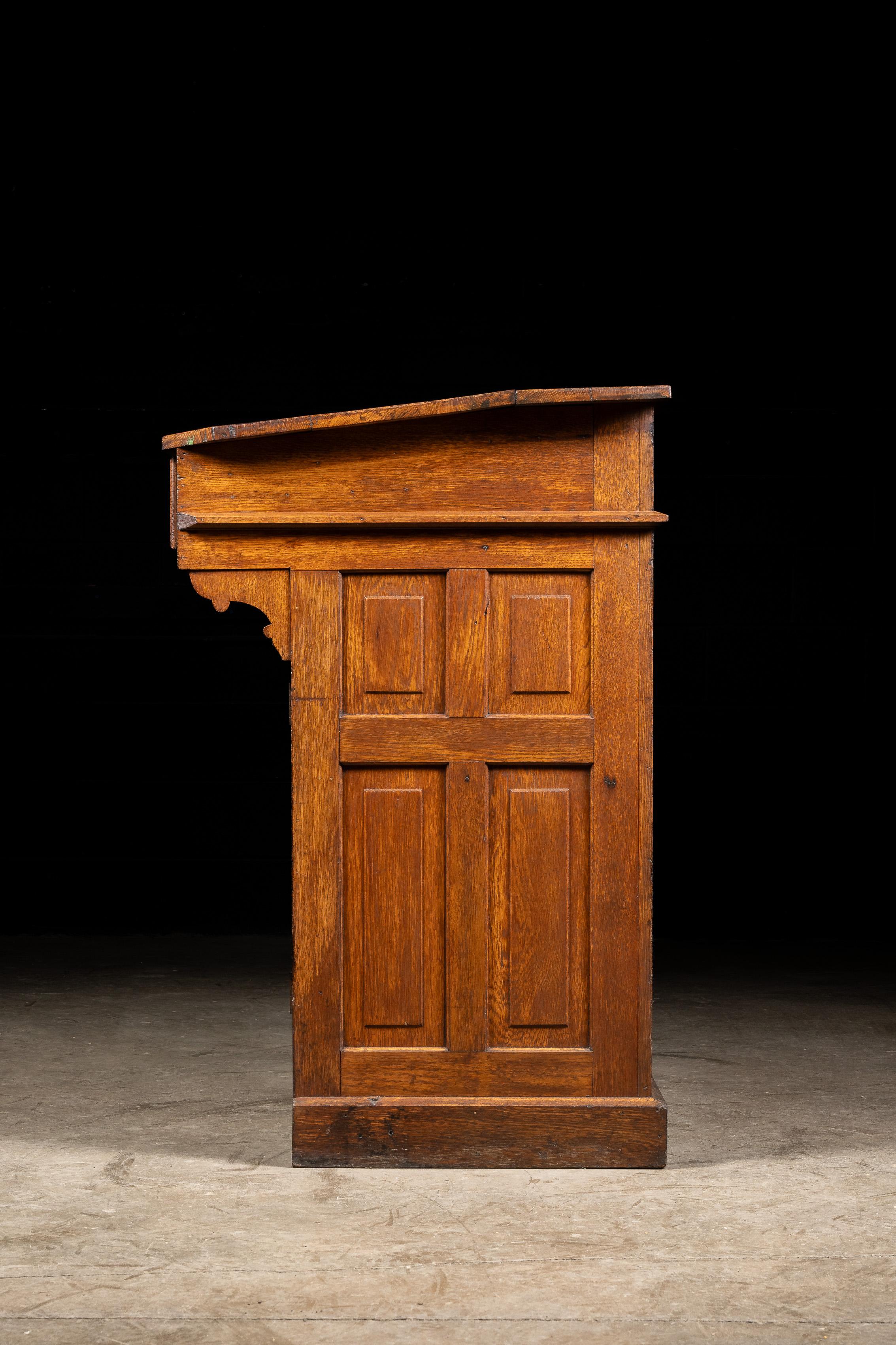 Late 19th Century American Oak Partners Desk In Good Condition For Sale In Dekalb, IL