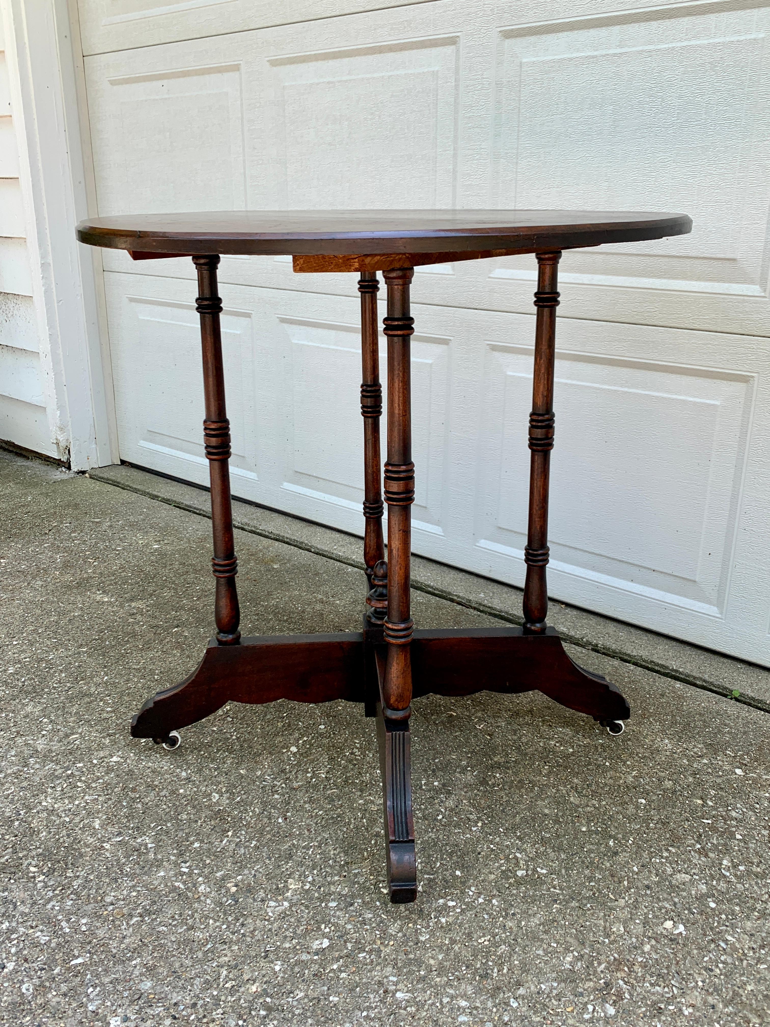 Late 19th Century American Victorian Round Walnut Side Table For Sale 2