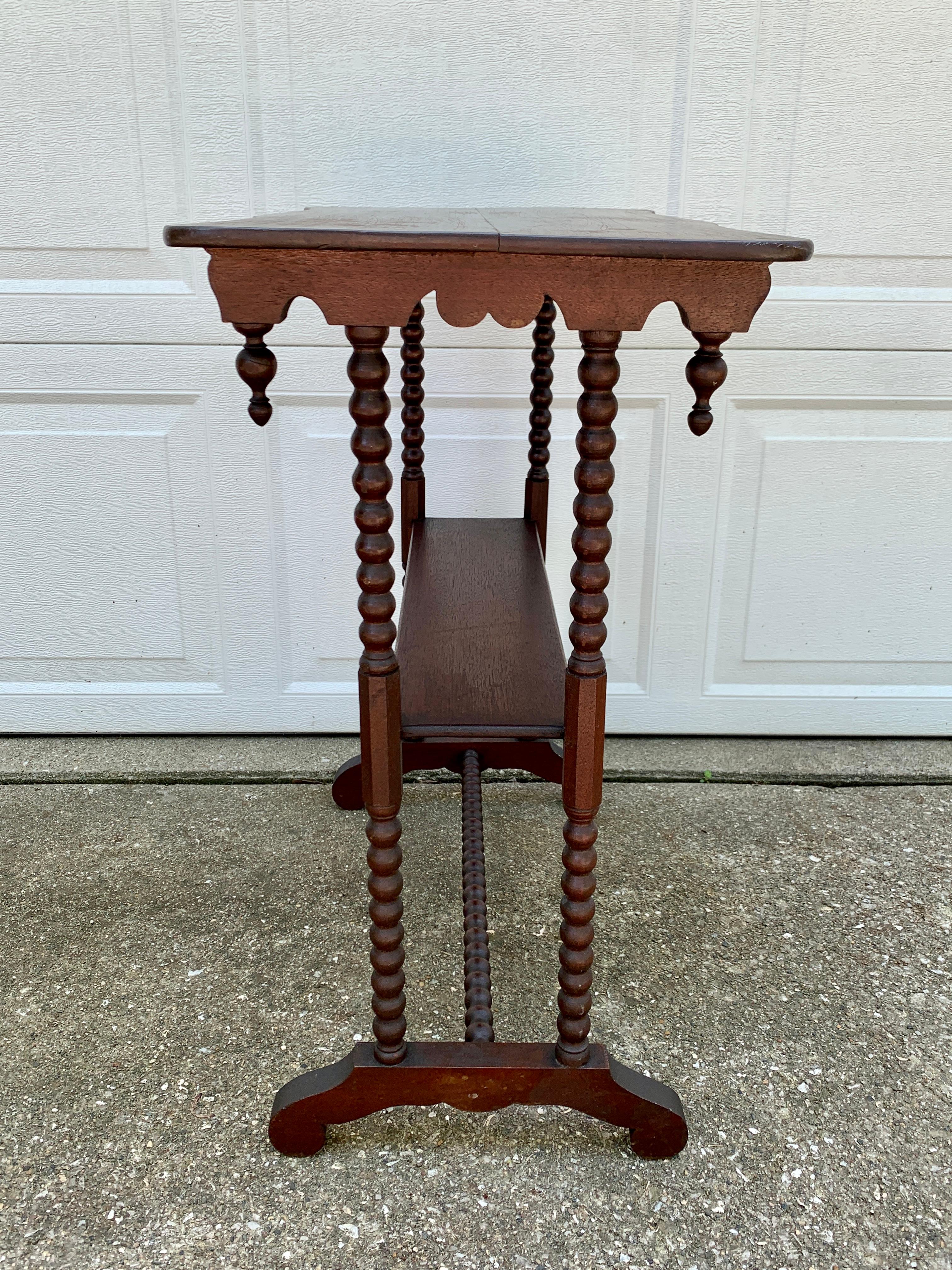 Late 19th Century American Victorian Walnut Side Table For Sale 6
