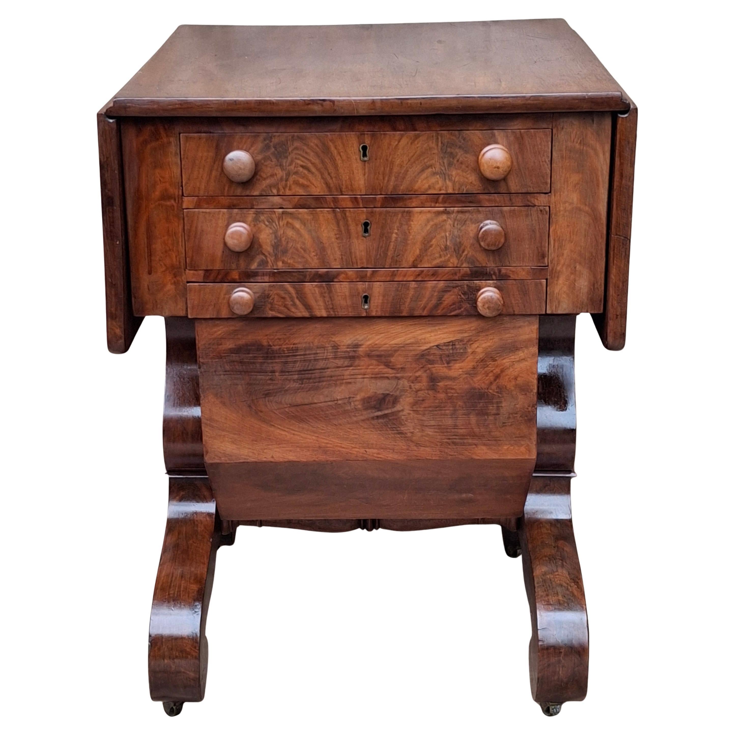 Mesa de trabajo de costura de caoba de hoja caída del Imperio Amricano de finales del siglo XIX