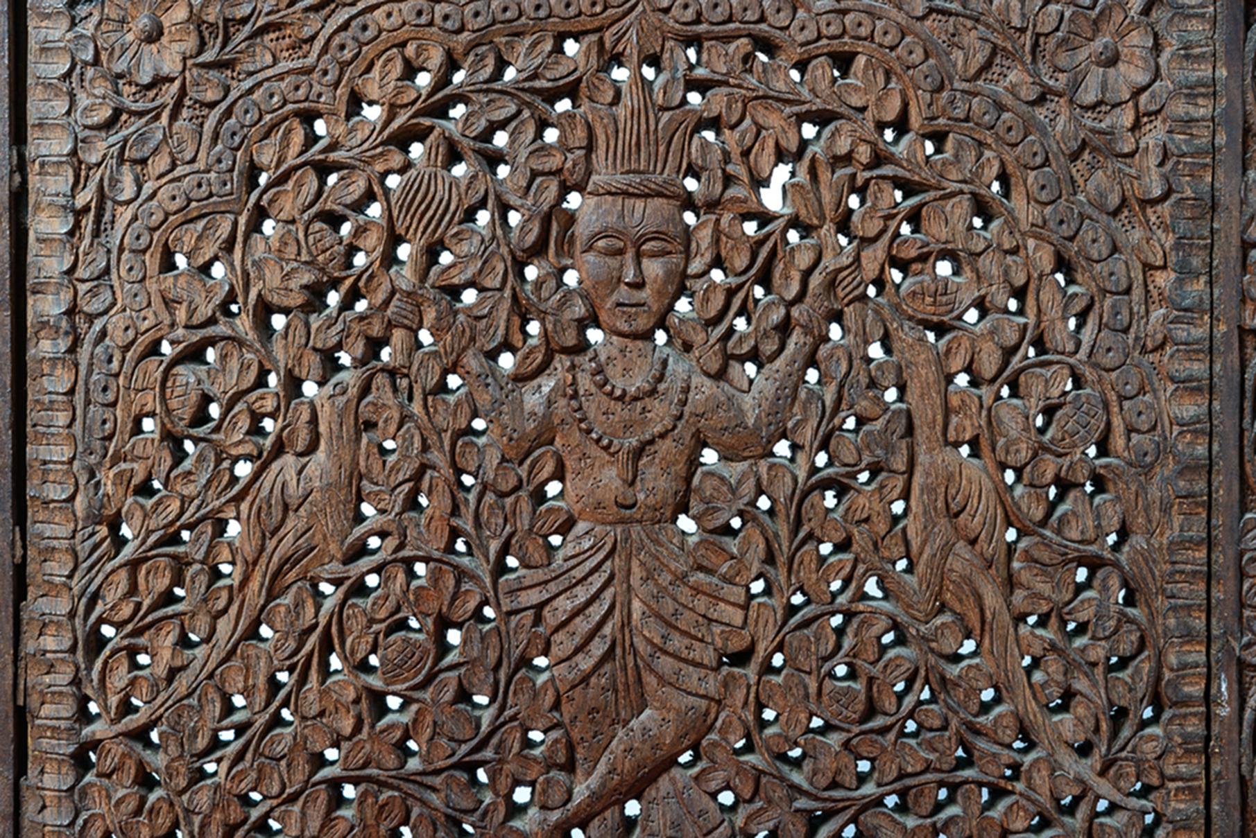 Late 19th Century Anglo-Indian Heavily Carved Rosewood Hardwood & Silk Paisley For Sale 9