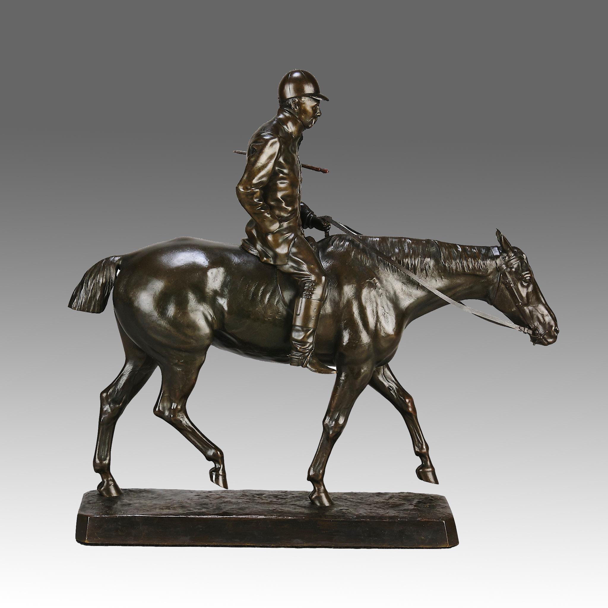 Un attraente studio in bronzo Animalier della fine del XIX secolo che raffigura un cacciatore montato sul suo cavallo stanco dopo una giornata di caccia, con un'eccellente patina marrone ricca e dettagli di superficie molto curati, firmato W.Roche e