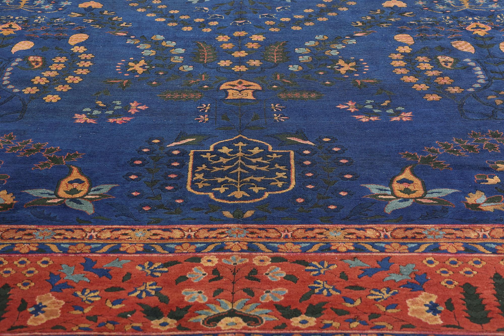 Late 19th Century Antique Agra Vase Carpet In Good Condition For Sale In Dallas, TX