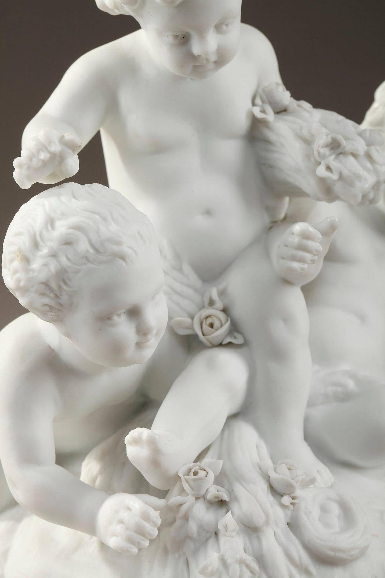 Porcelaine Putti de la fin du 19e siècle en porcelaine de Bisque antique dans le goût de Sèvres du 18e siècle