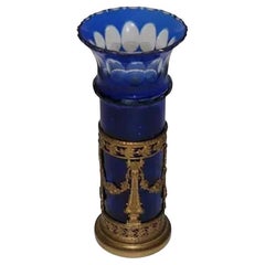 Fin du 19e siècle Vase ancien en cristal de Bohème avec monture en bronze doré