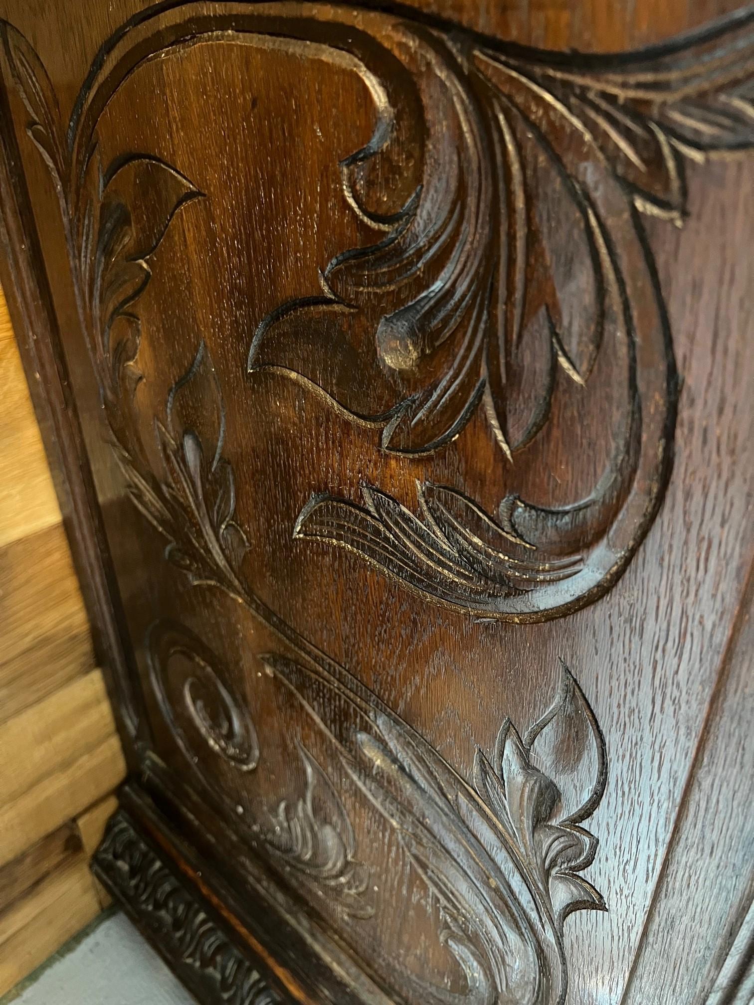 Antiker französischer Schrank aus geschnitztem Holz im Brittney-Stil des späten 19. Jahrhunderts, Hutch im Angebot 5